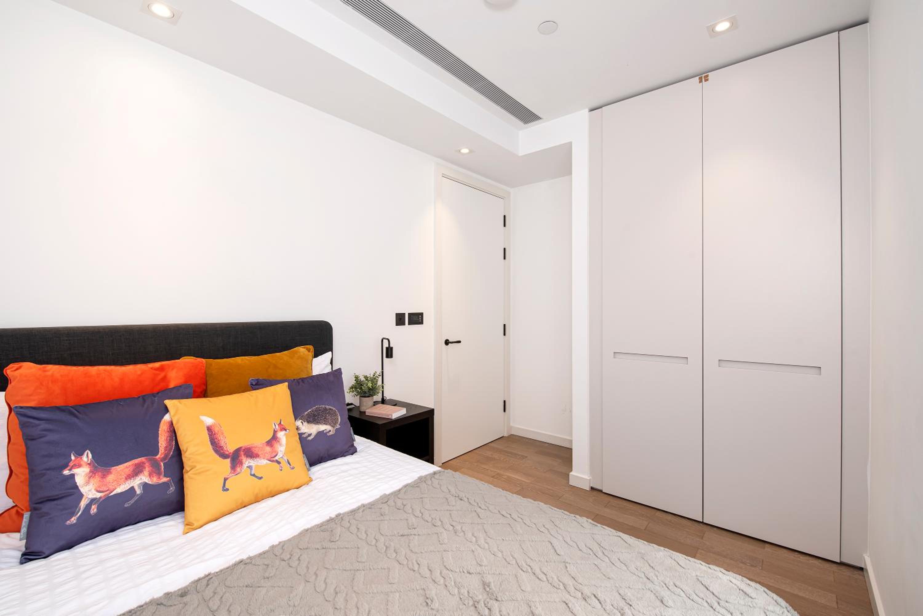 Modern 2 Bed Battersea Power Station