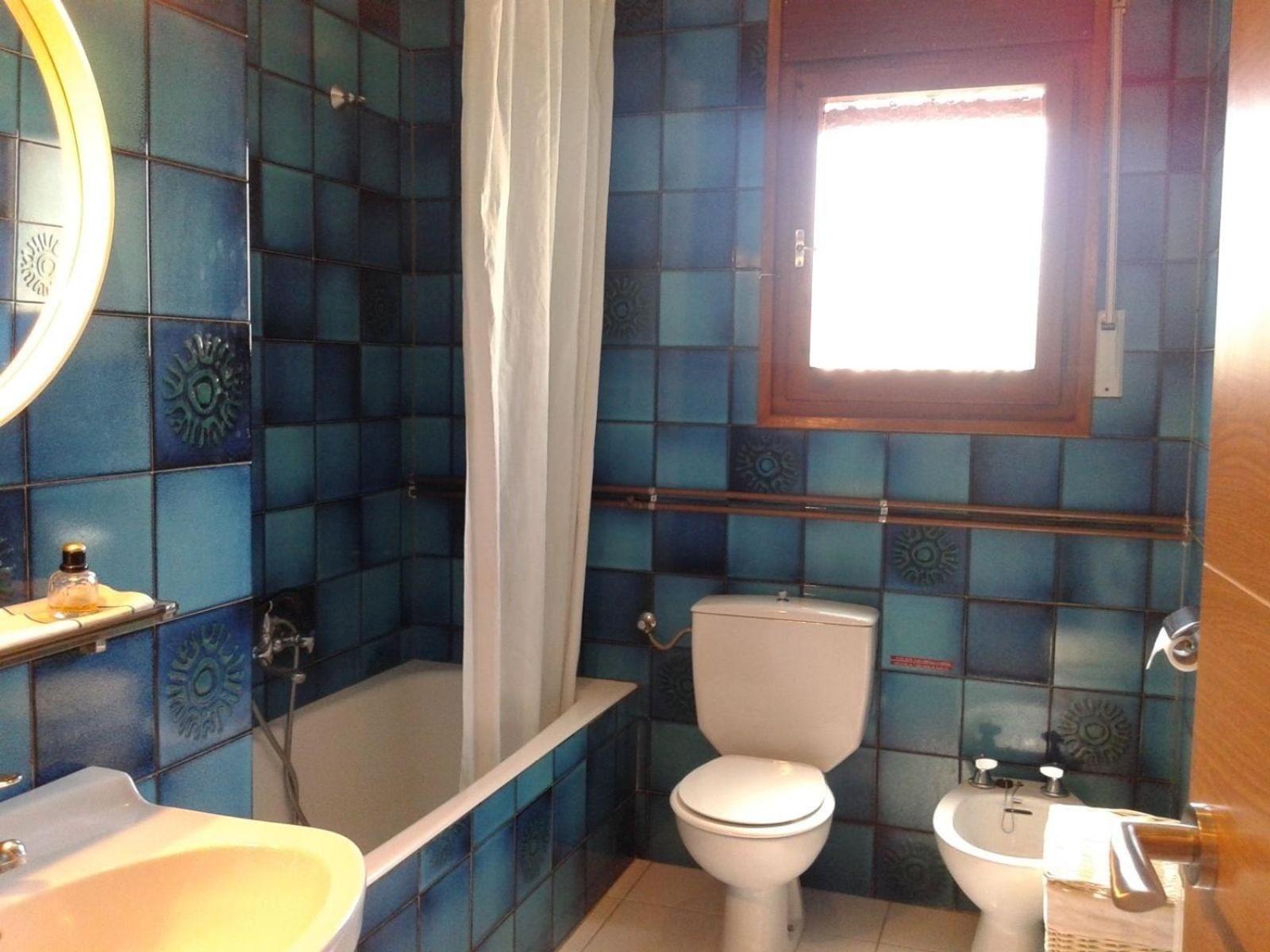 Geräumiges, Strandnahes Ferienhaus Mit Garten