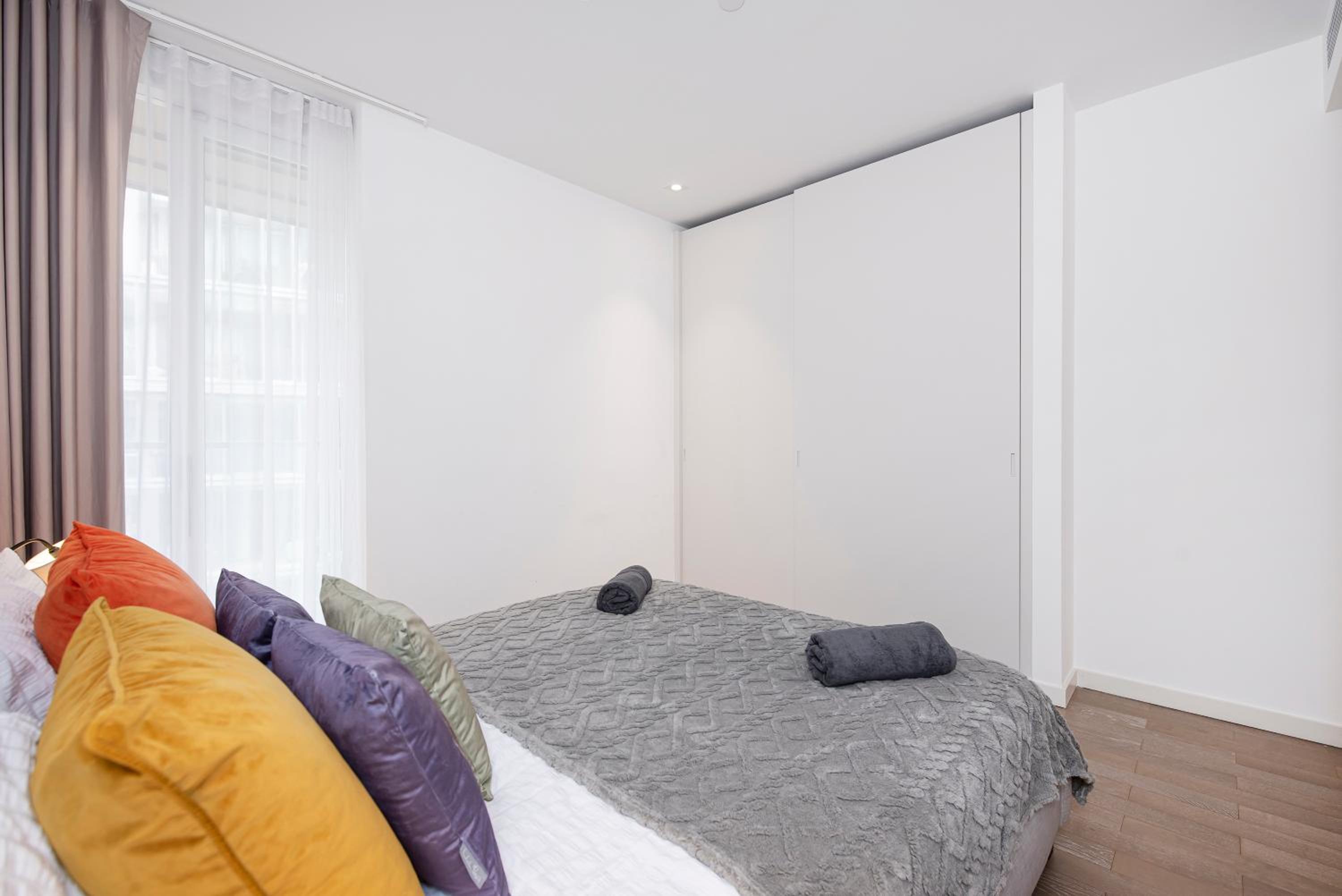 Modern 2 Bed Battersea Power Station