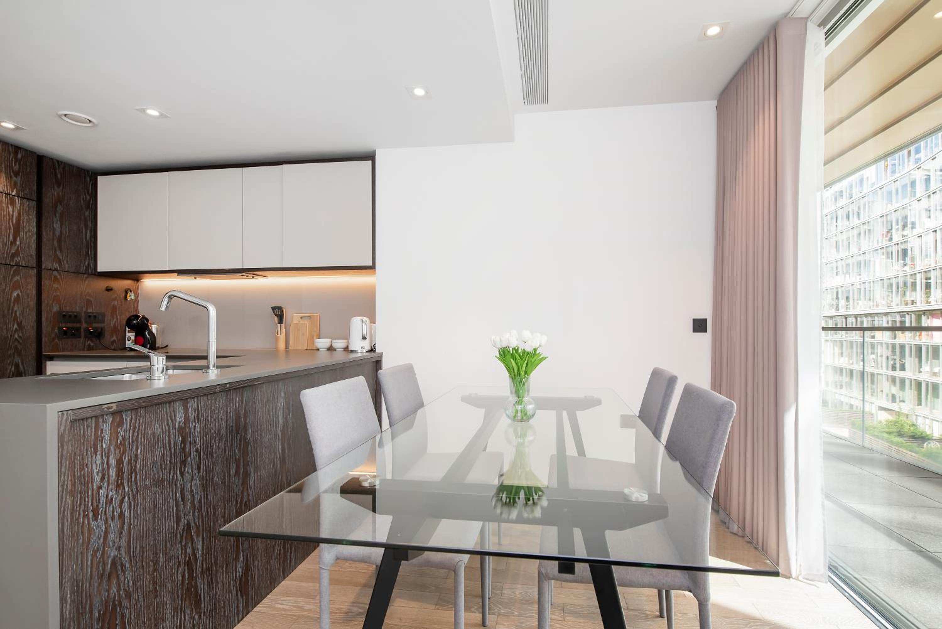Modern 2 Bed Battersea Power Station