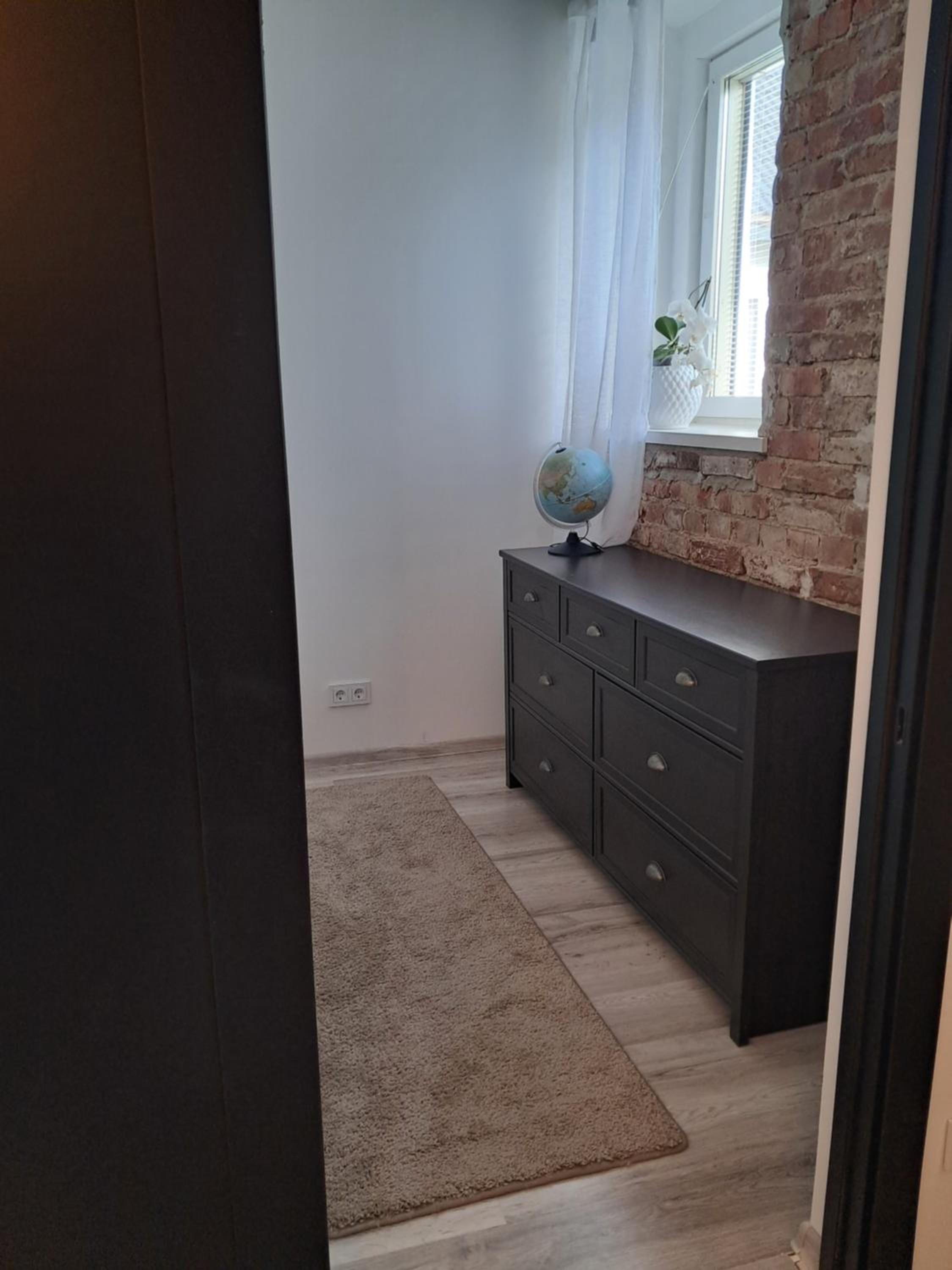 Crystal apartment