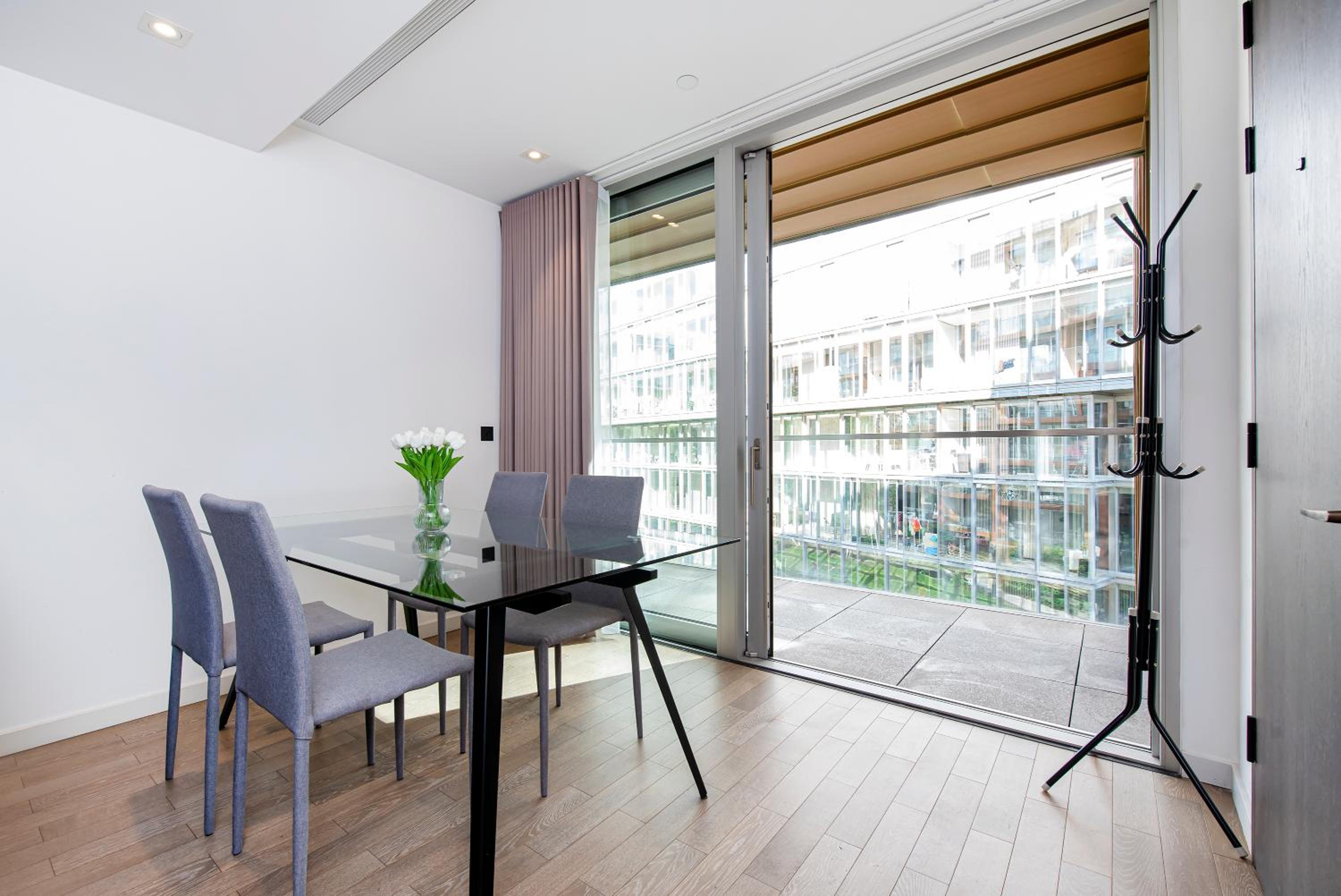 Modern 2 Bed Battersea Power Station