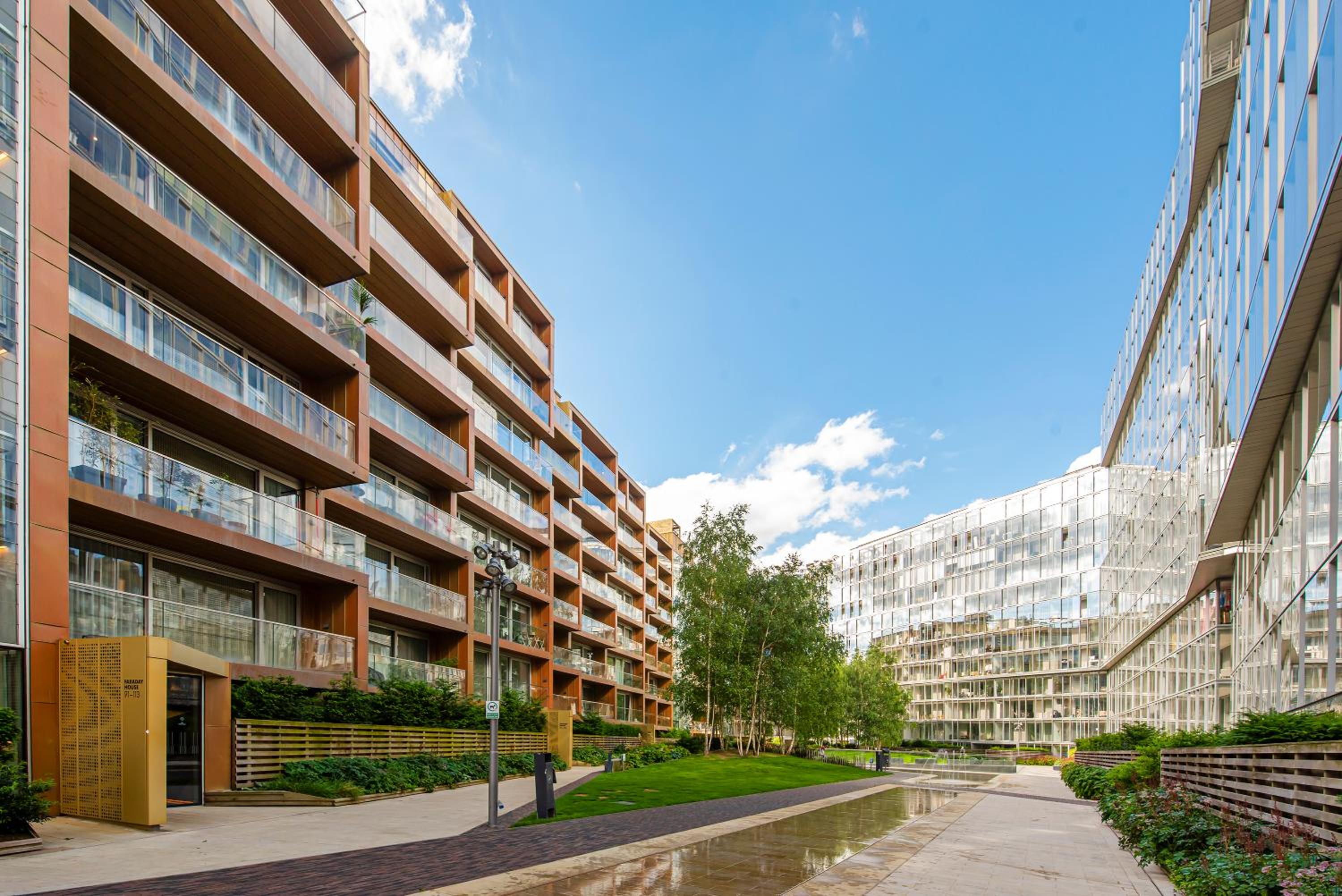 Modern 2 Bed Battersea Power Station