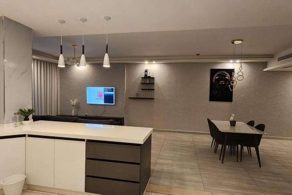 Luxury Apartment Abdoun Near Embassies view 3
