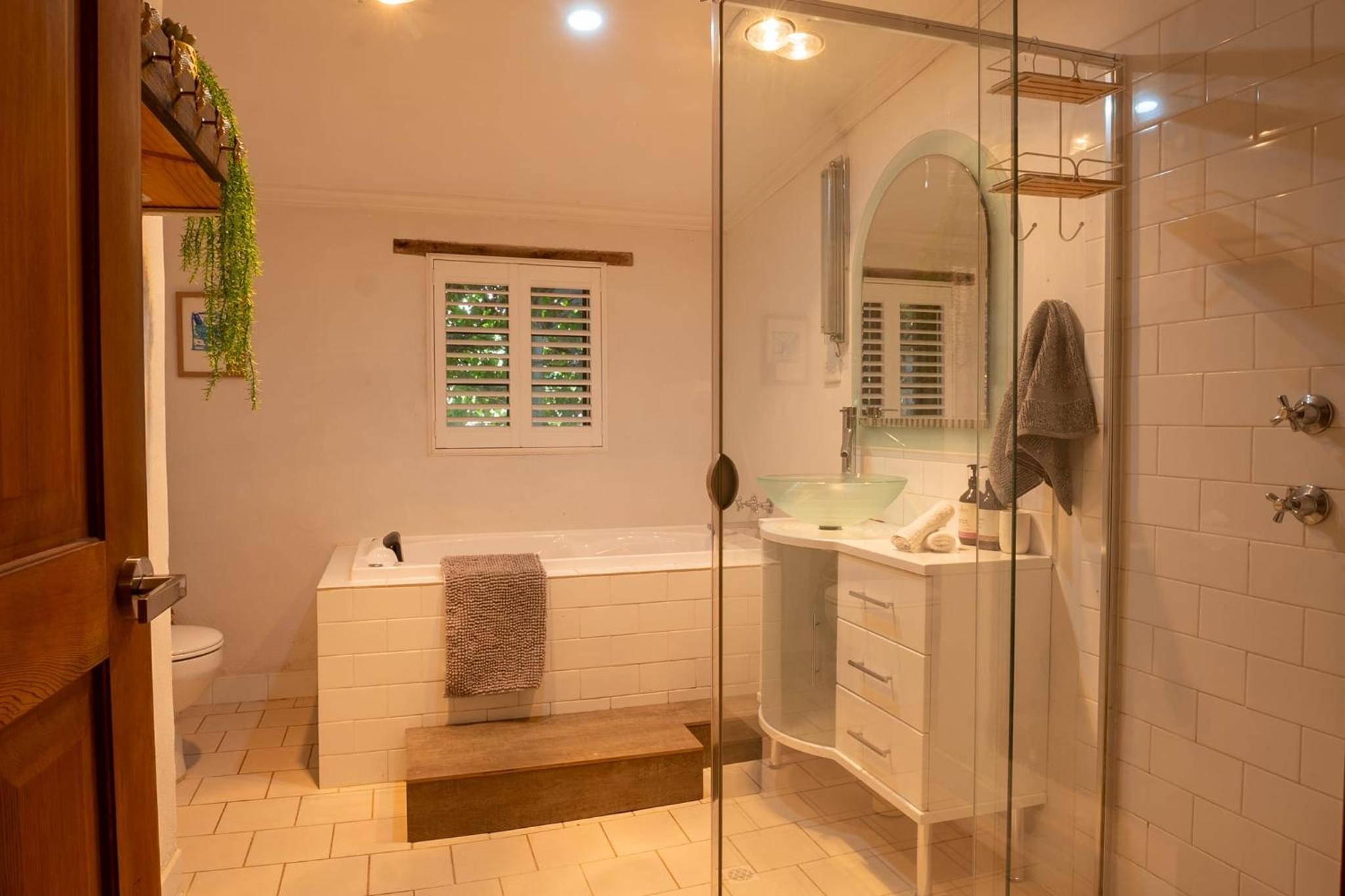 Spa Bath, Entire Home, Off Street Parking, Barossa Valley