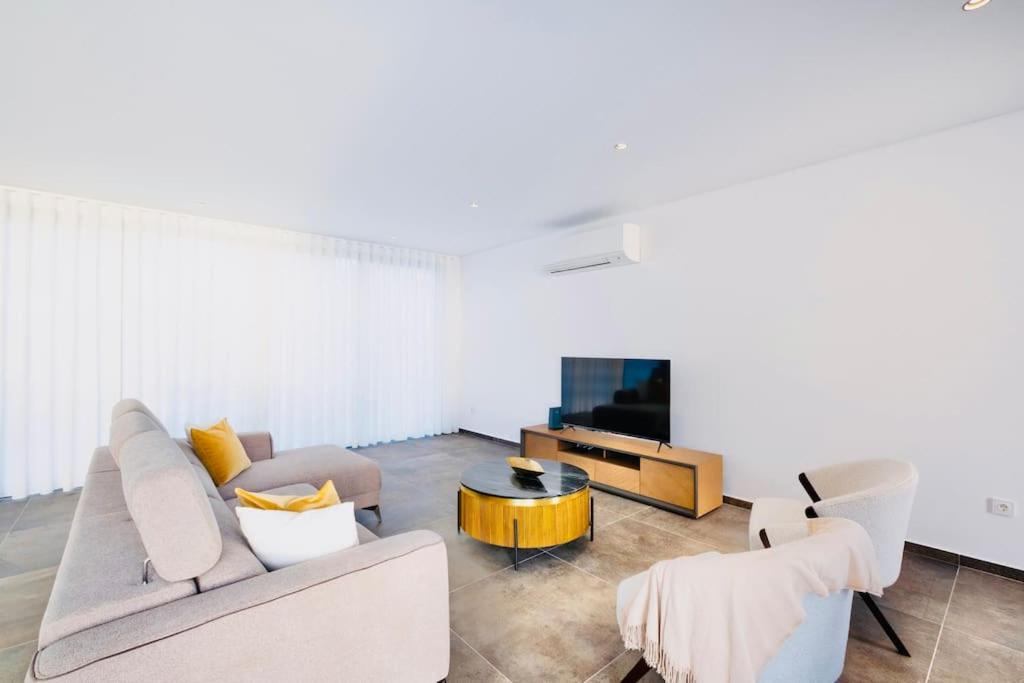 Vila Cales e Chadas by Your Madeira Rentals view 5
