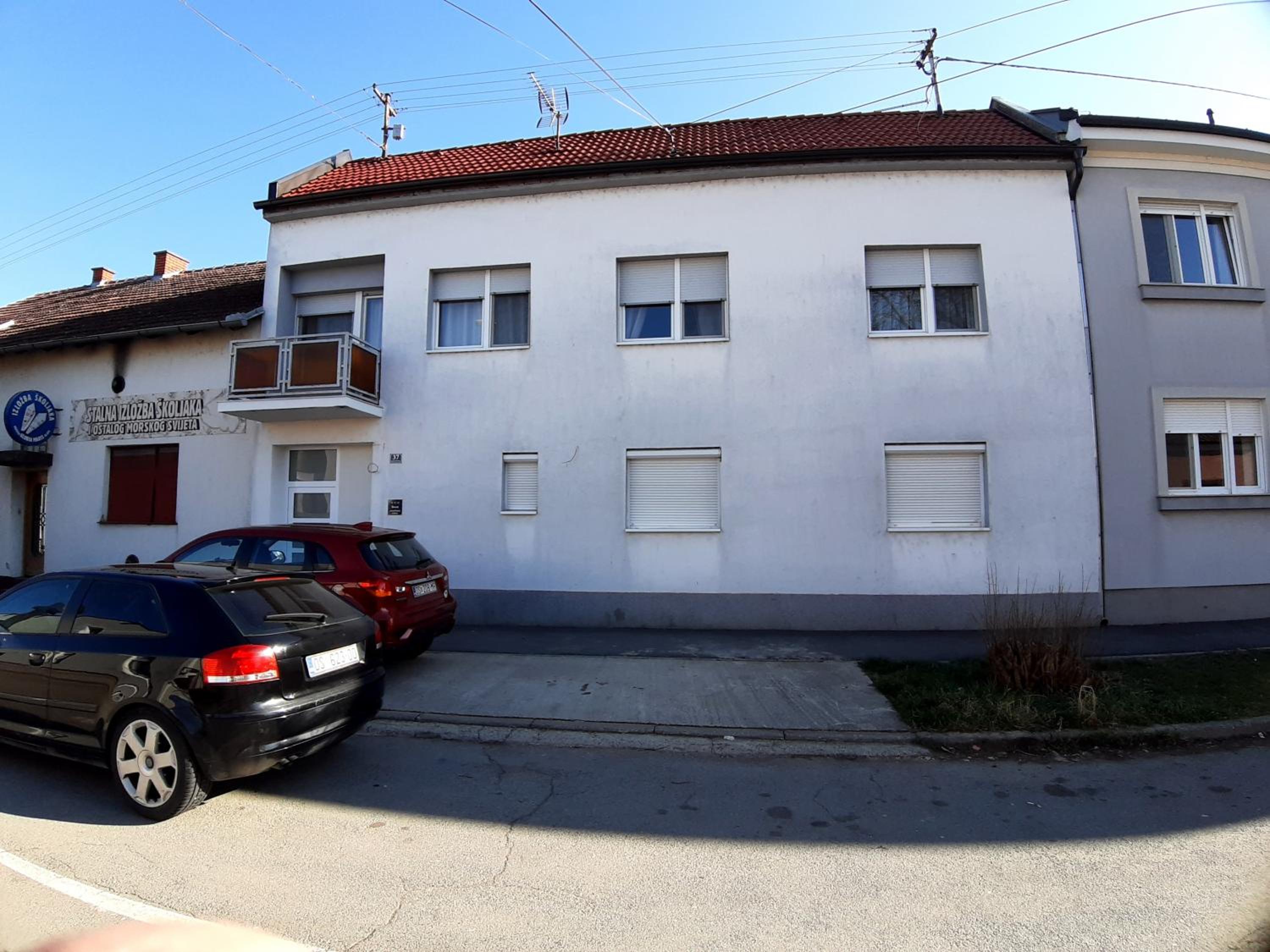 Una apartmani