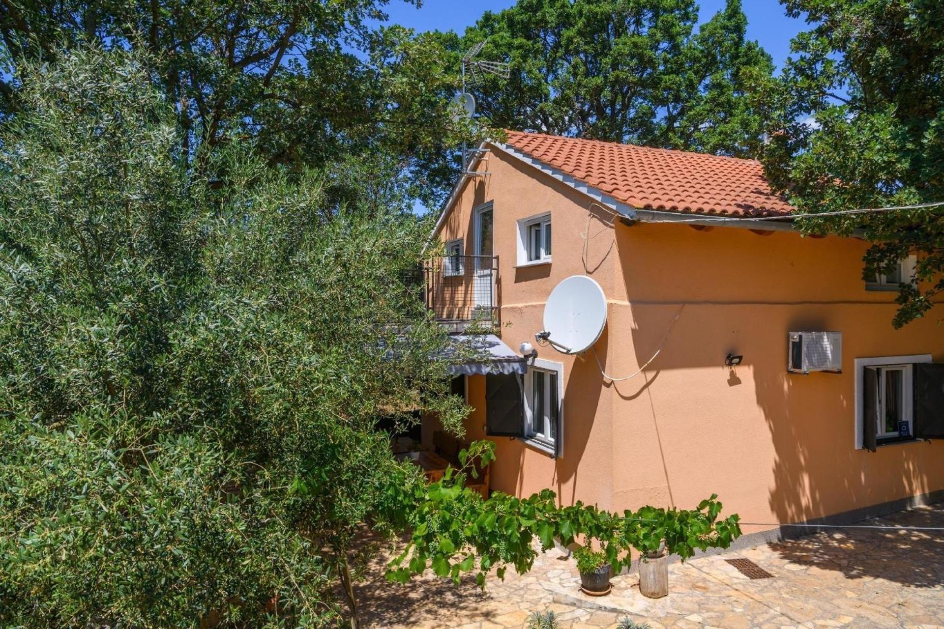 Wunderschönes Ferienhaus in Pomer mit Garten view 5