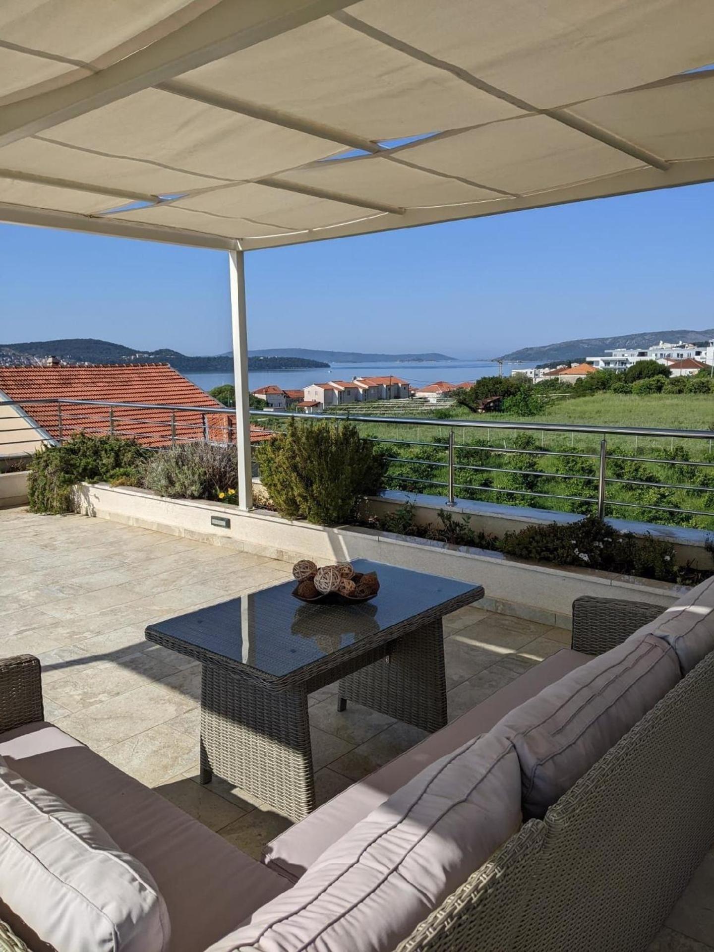 Moderne gemütliche Villa mit Pool und Meerblick view 3