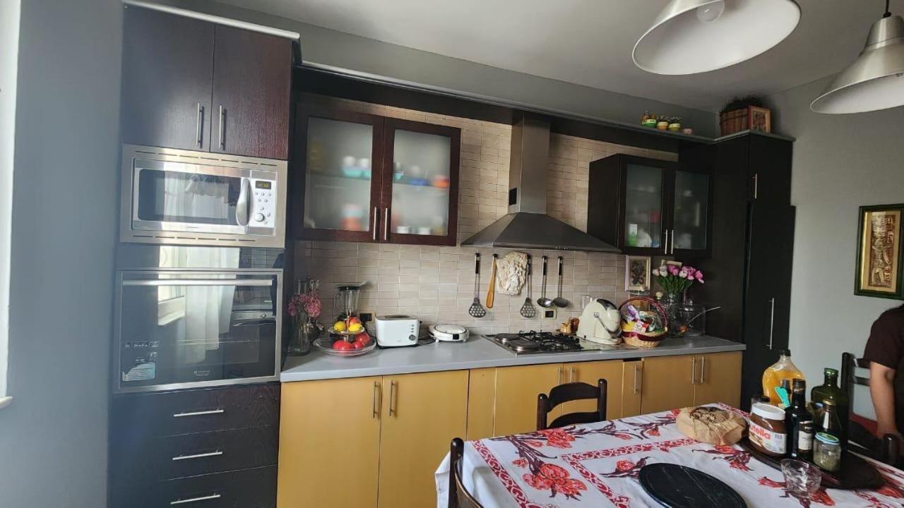 Rozi's Apartments