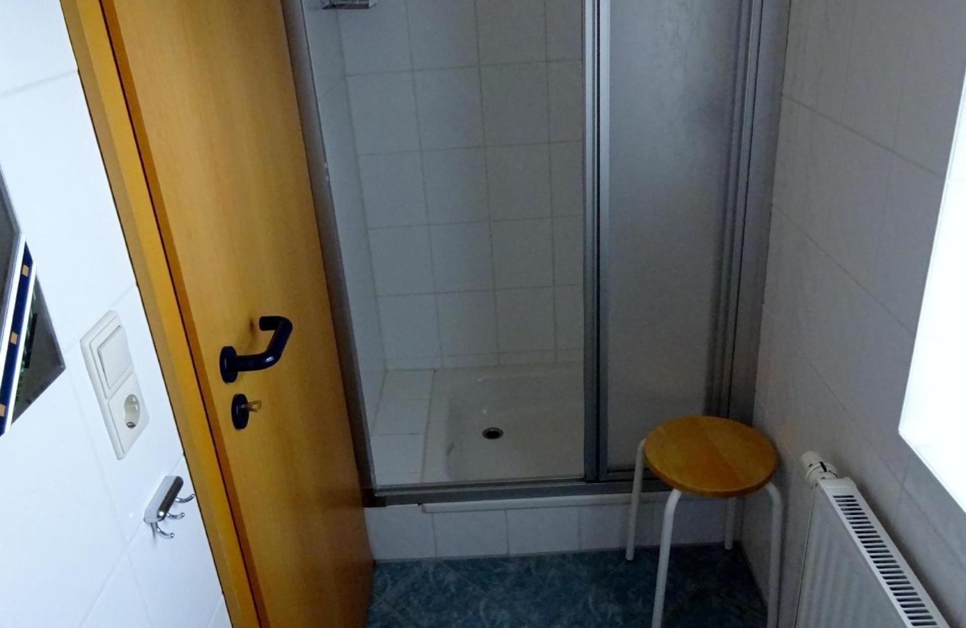 Komfortable Doppelhaushälfte Und Großem Garten