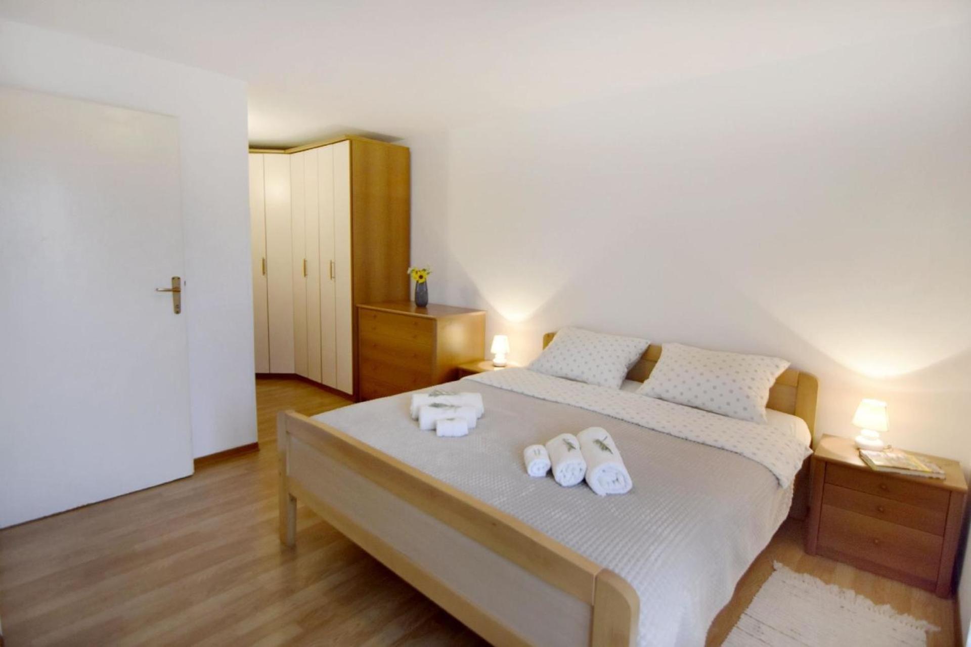 Große Wohnung in Babići mit Garten und Terrasse view 3