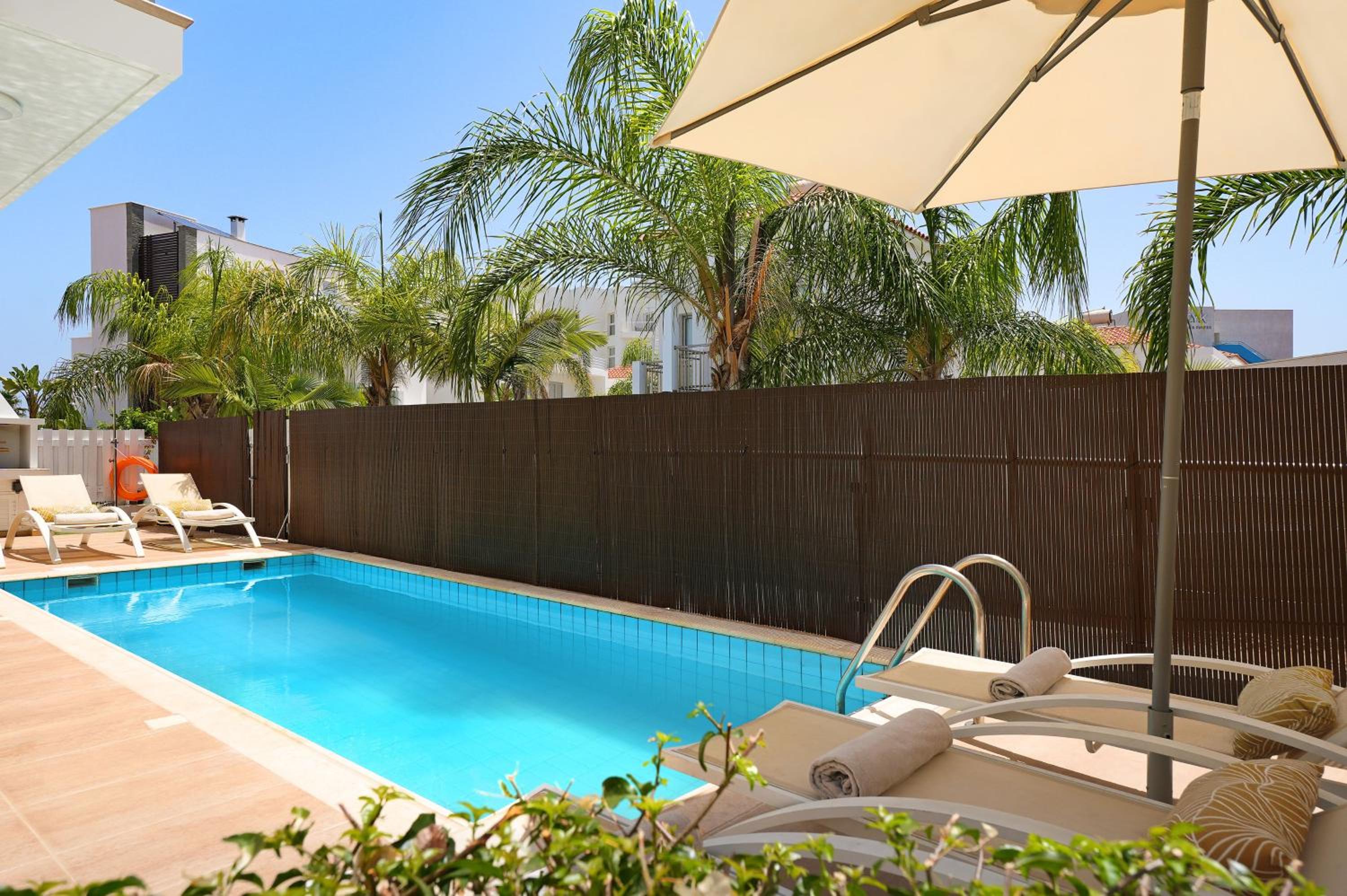 Villa Artemis - 30m from Pernera Beach