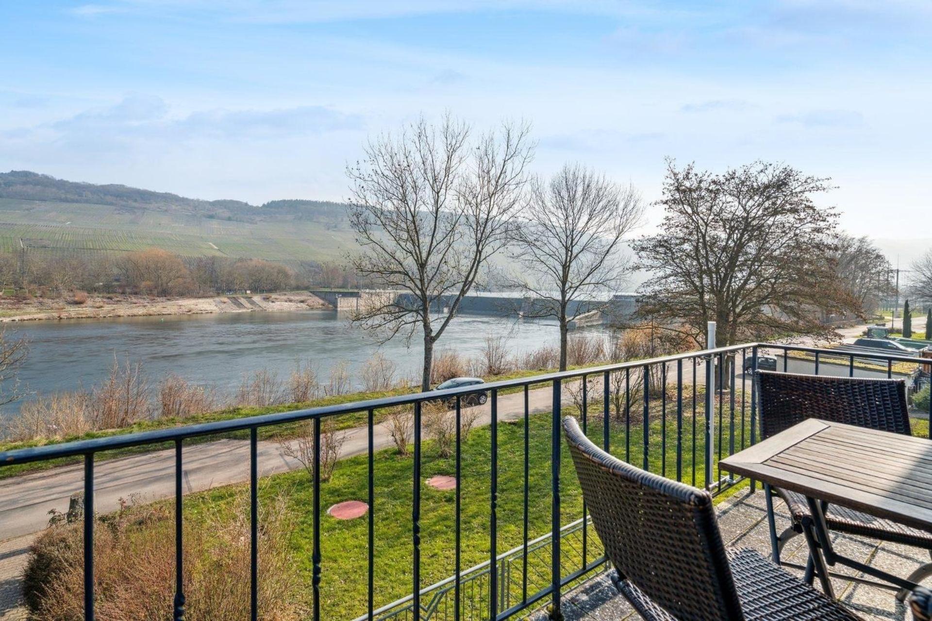 Ferienwohnung Mit Balkon Und Schönem Moselblick