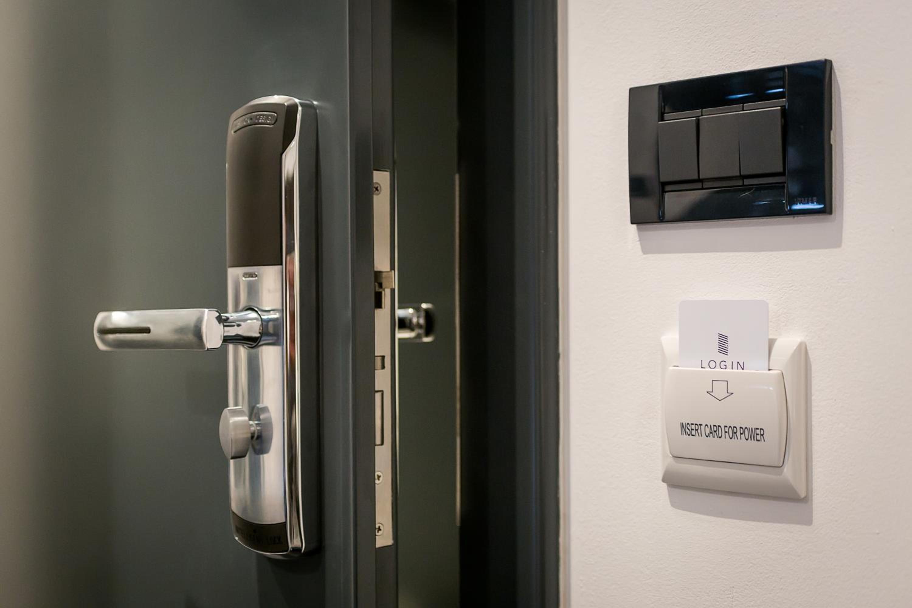 Log In Rooms