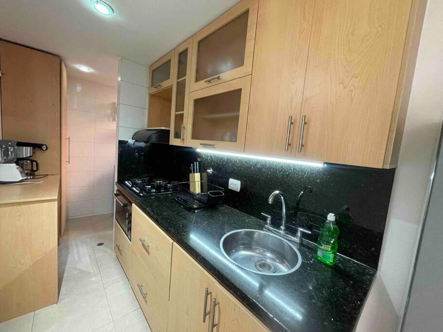 Nice Apt 2 Br 2 Bath in Laureles Second Park