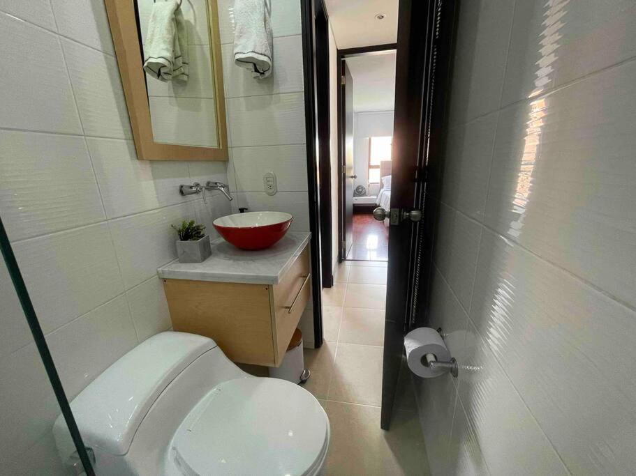 Nice Apt 2 Br 2 Bath in Laureles Second Park