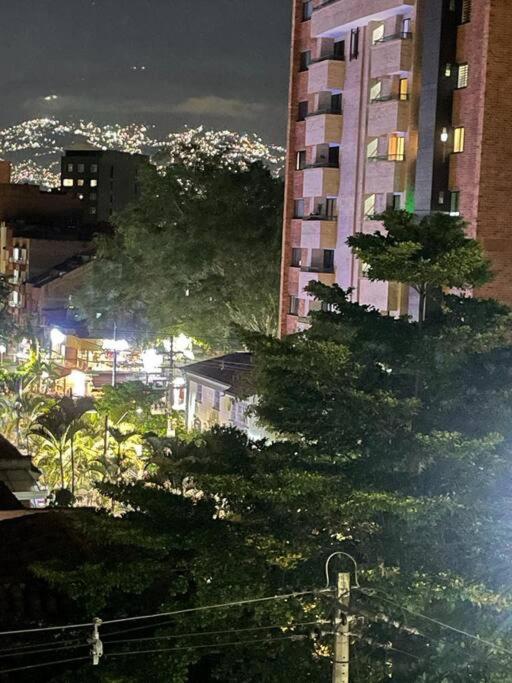 Nice Apt 2 Br 2 Bath in Laureles Second Park
