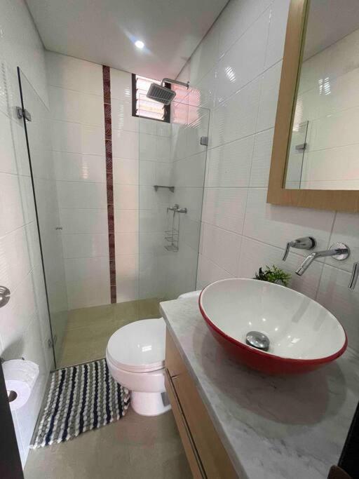 Nice Apt 2 Br 2 Bath in Laureles Second Park