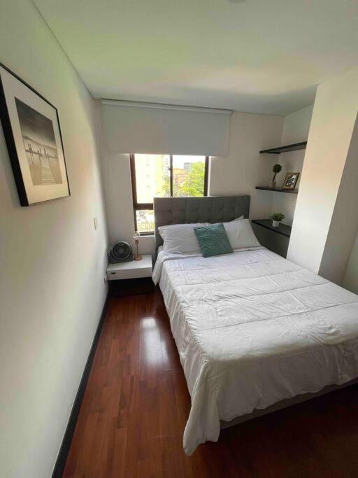 Nice Apt 2 Br 2 Bath in Laureles Second Park