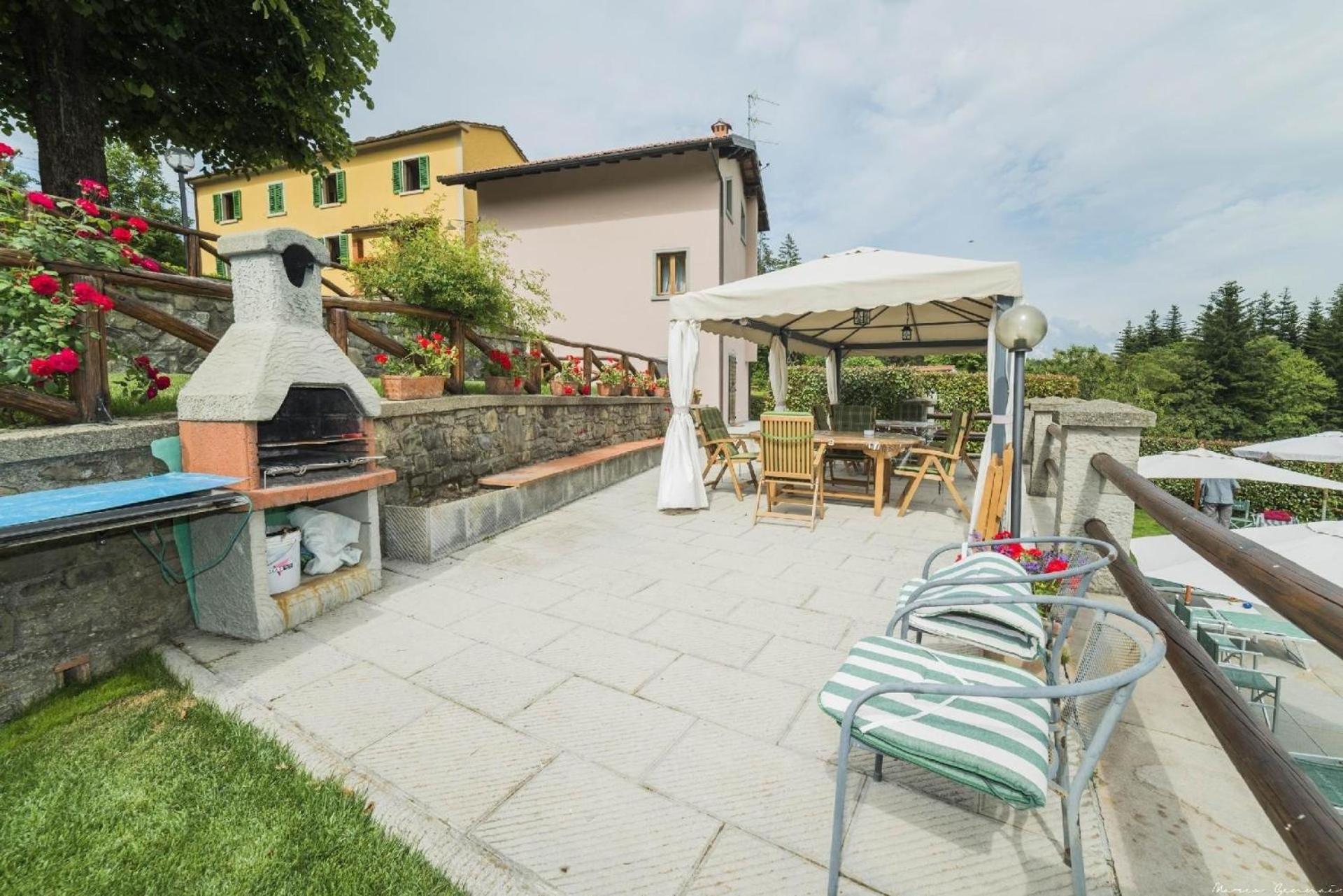Schöne und sehr gut eingerichetete Ferienwohnung mit privater Terrasse, Pool,Grillplatz,ruhig photo 4