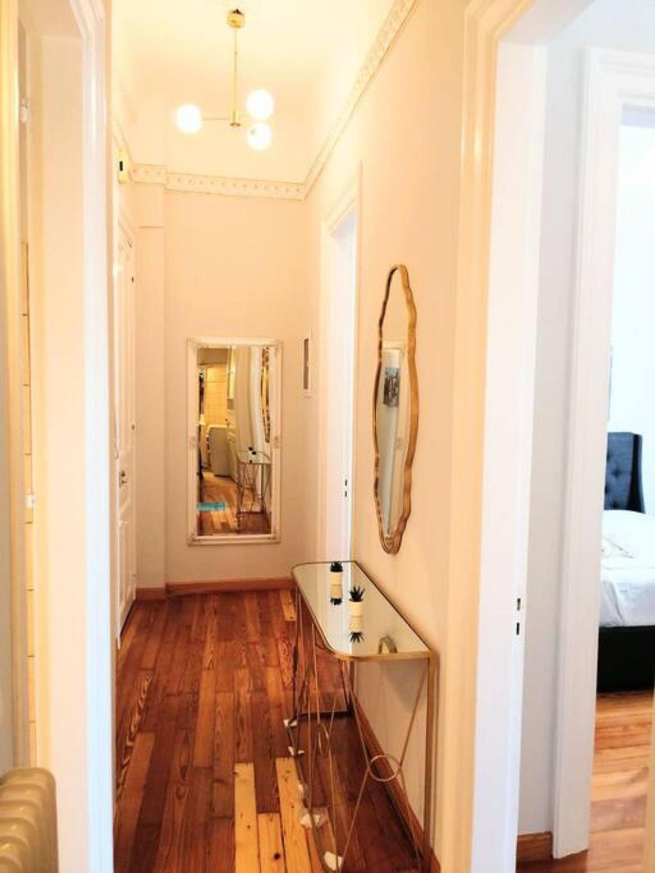Elegant apartment under the Acropolis