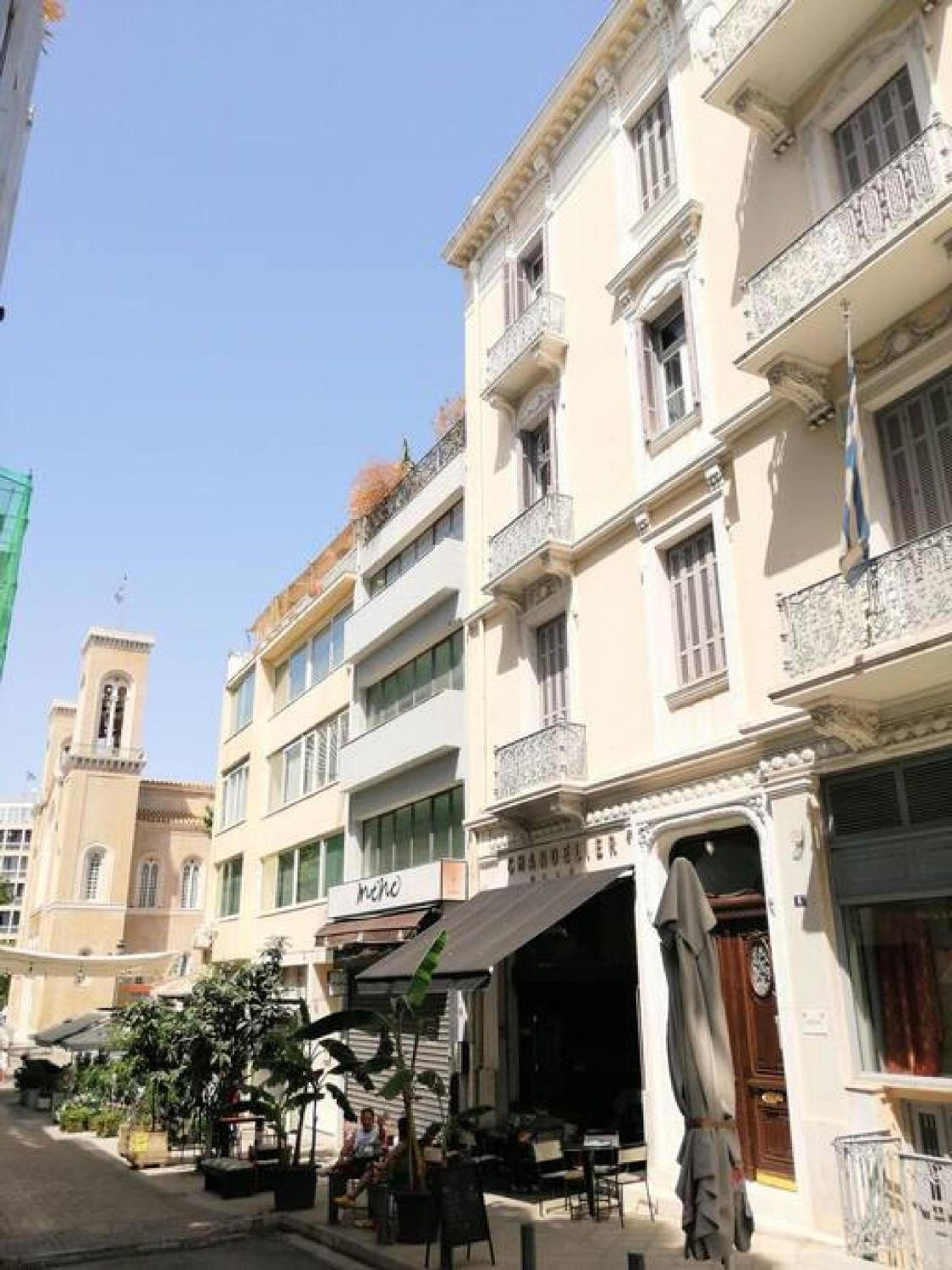 Elegant apartment under the Acropolis