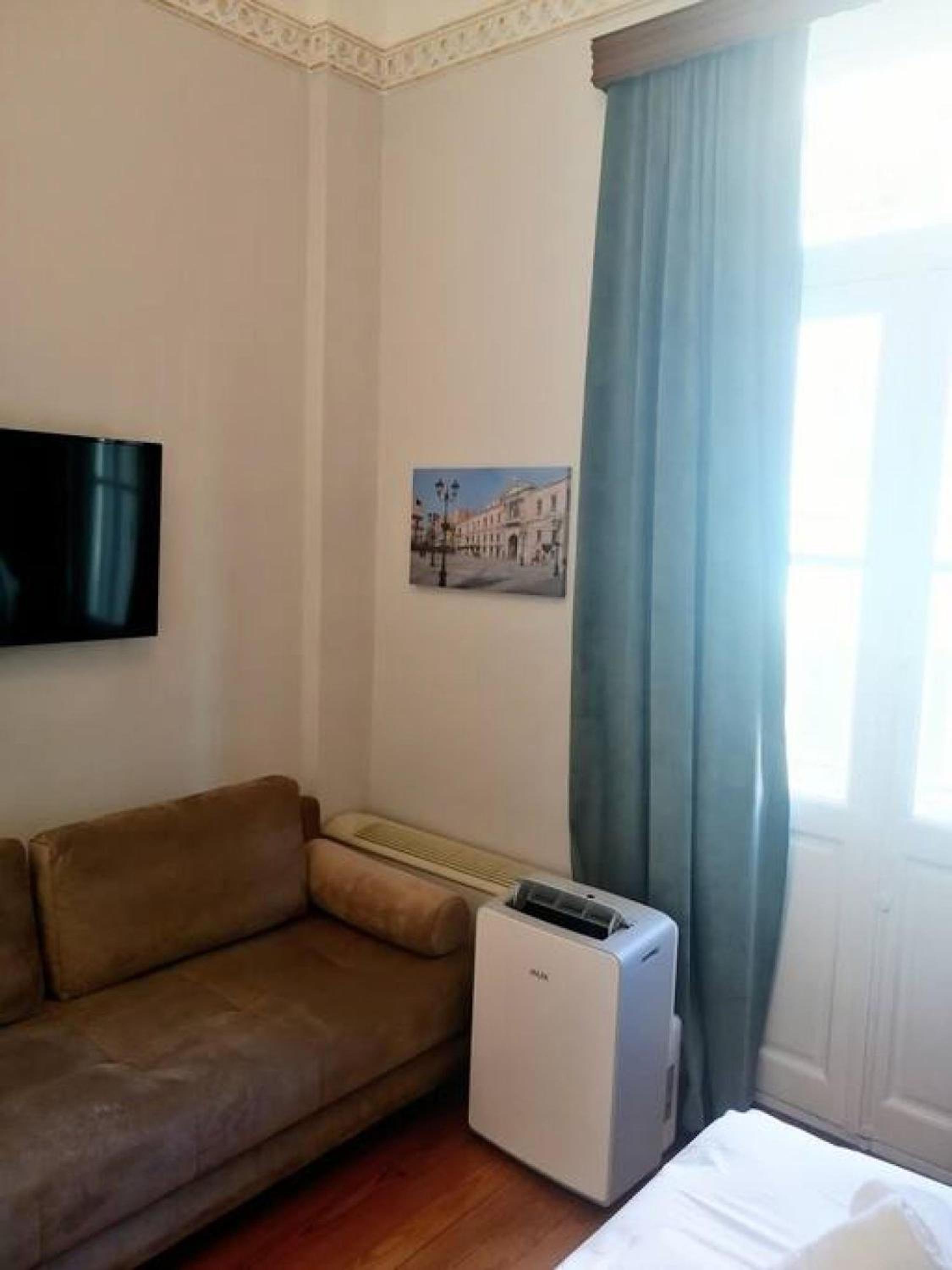 Elegant apartment under the Acropolis