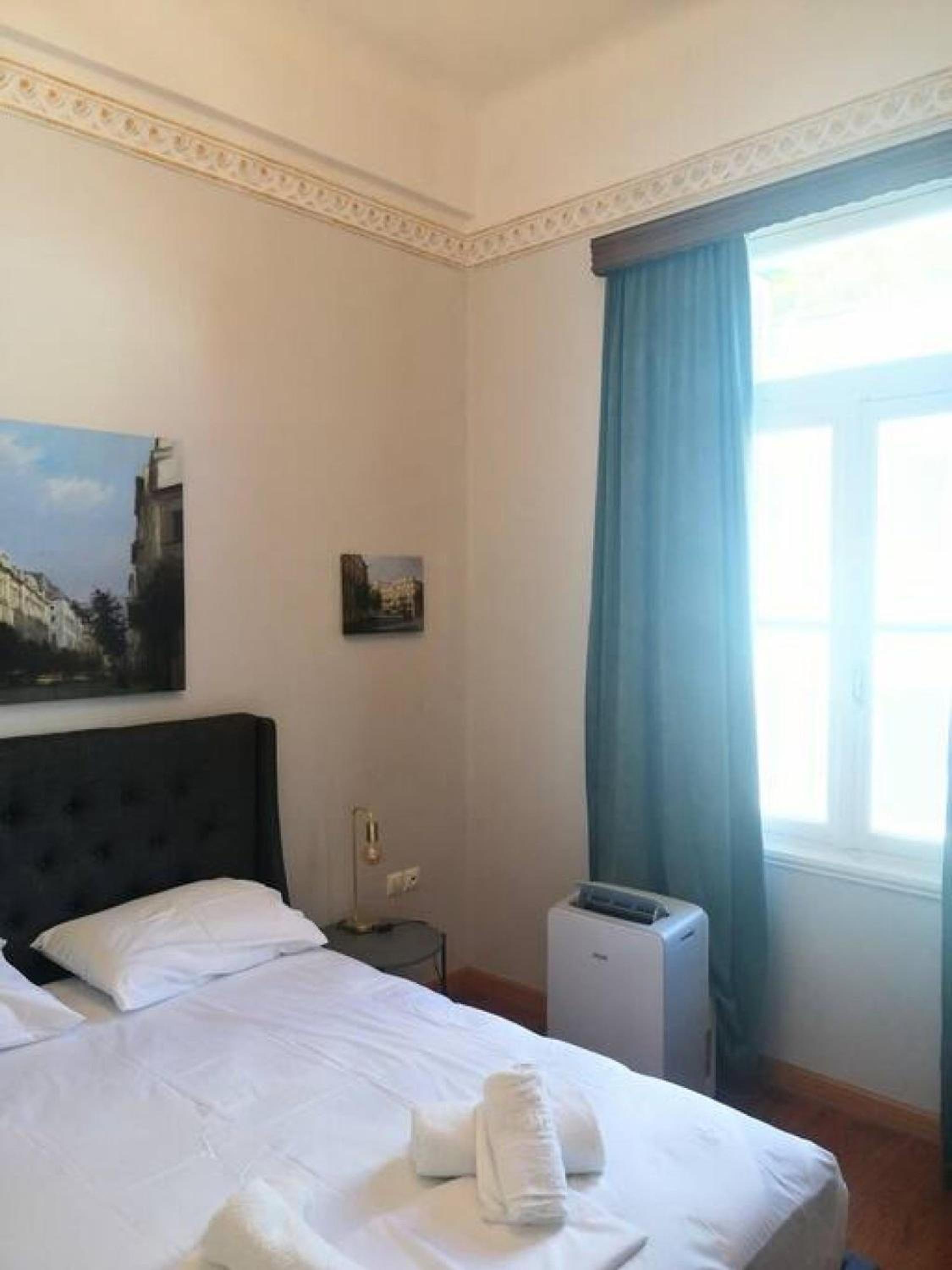 Elegant apartment under the Acropolis
