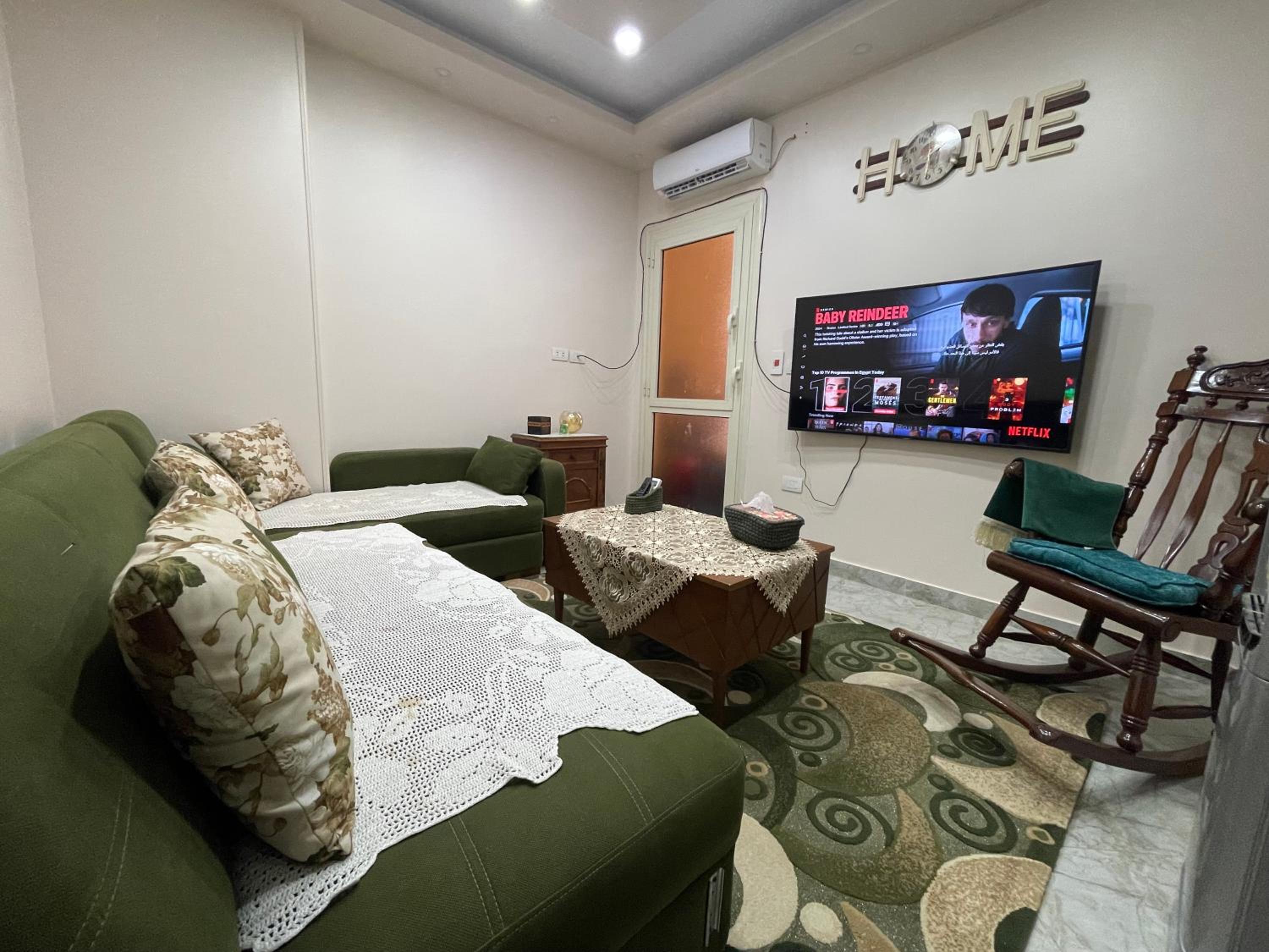 Rental Room in Apartment in Giza only Female