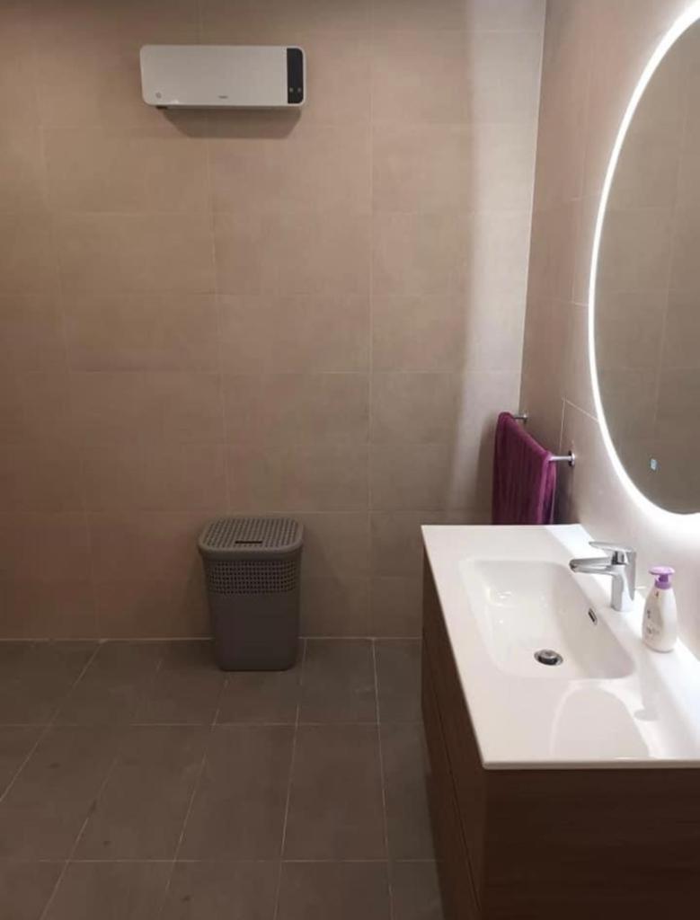 Modern 3 double bedroom apartment view 5