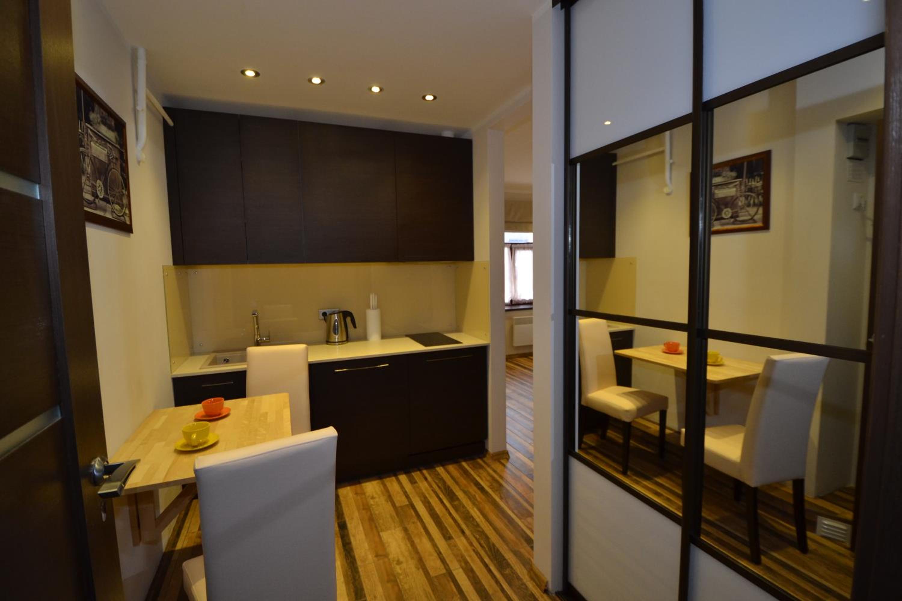 Modern apartment with free parking view 2
