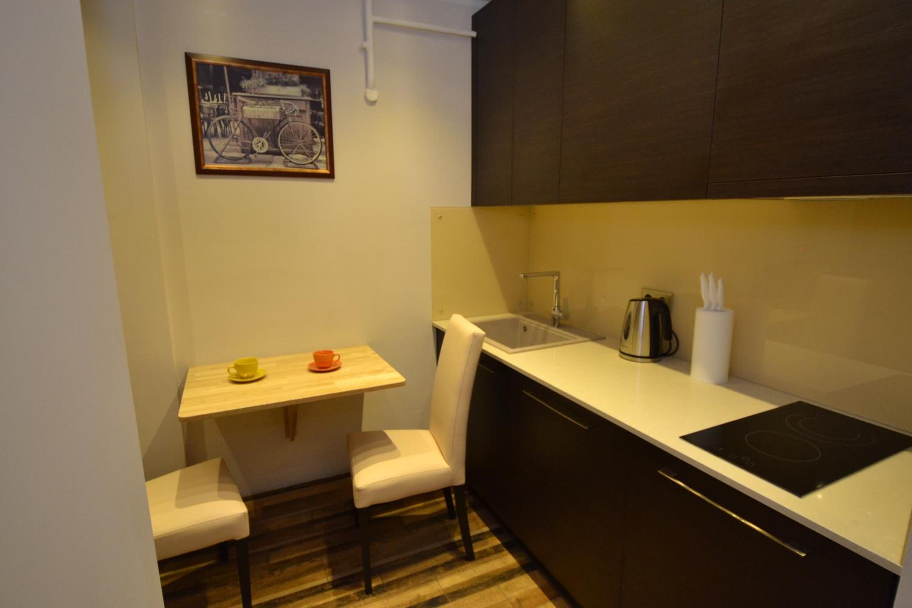 Modern apartment with free parking view 5