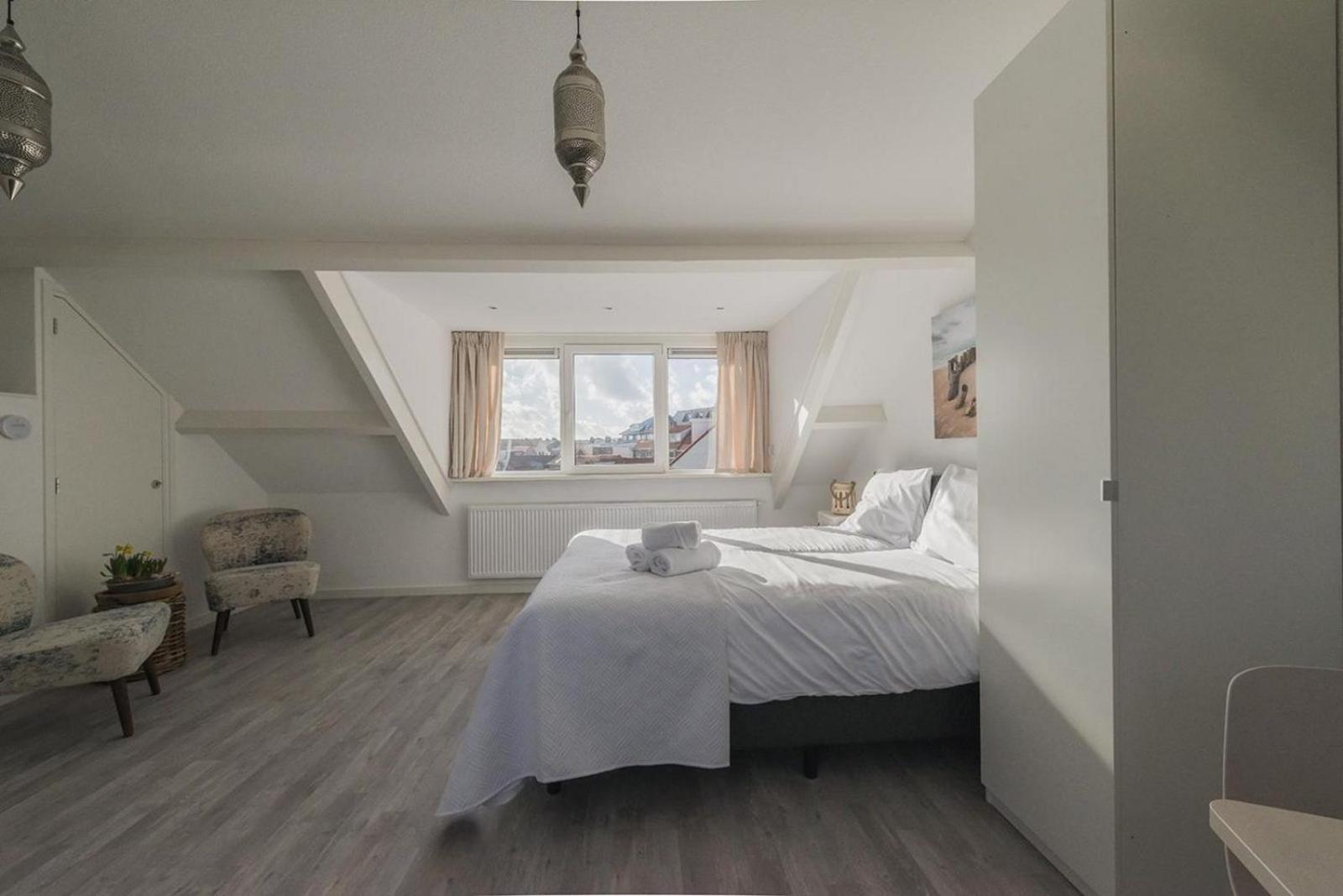 Strandhuis 122 Studio view 5