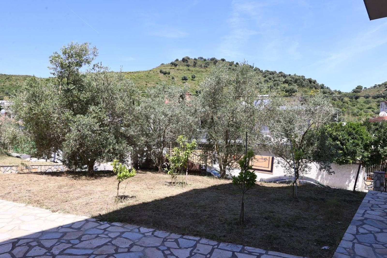 luxury villa 2 km from the sea
