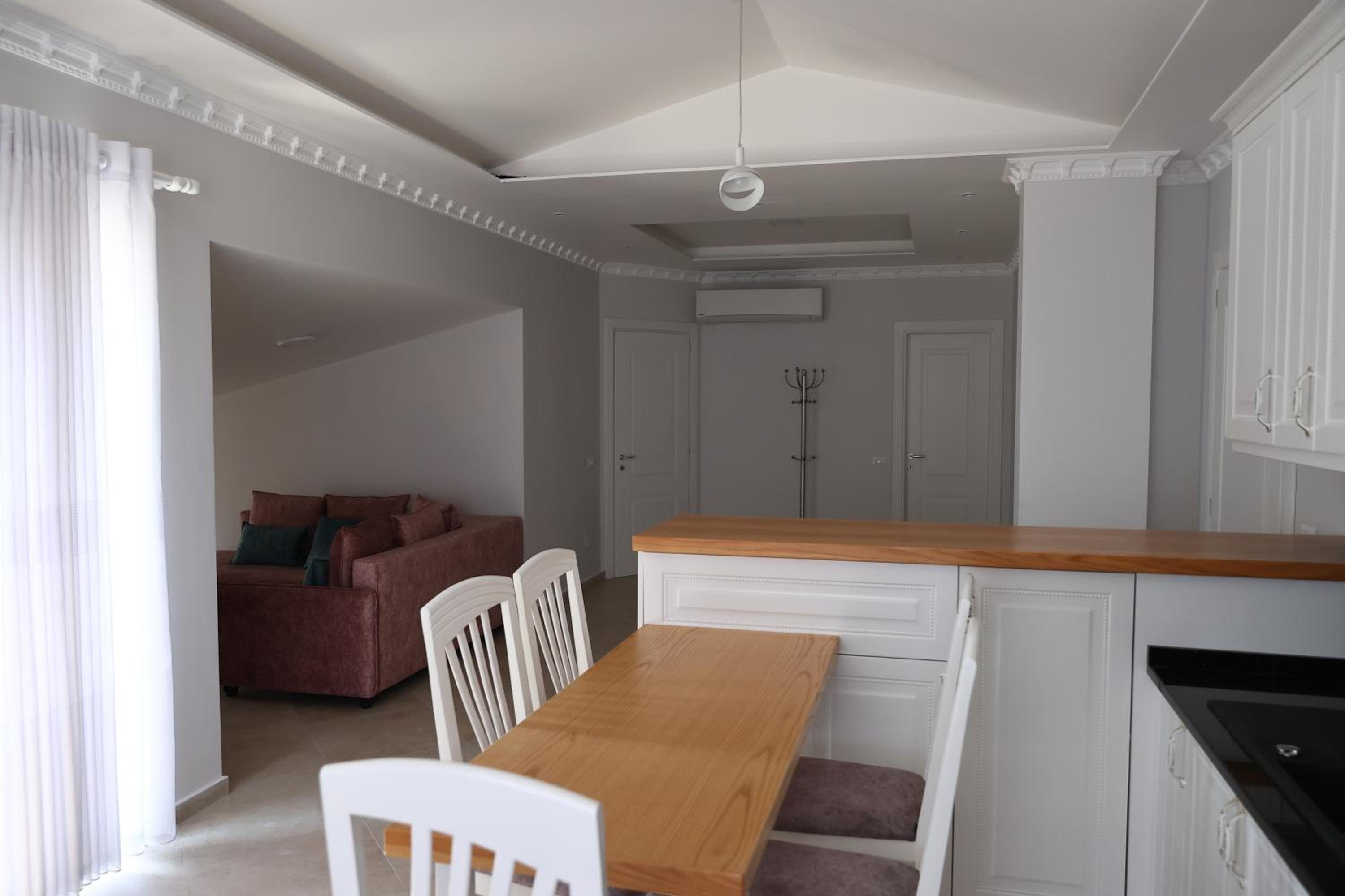 luxury villa 2 km from the sea