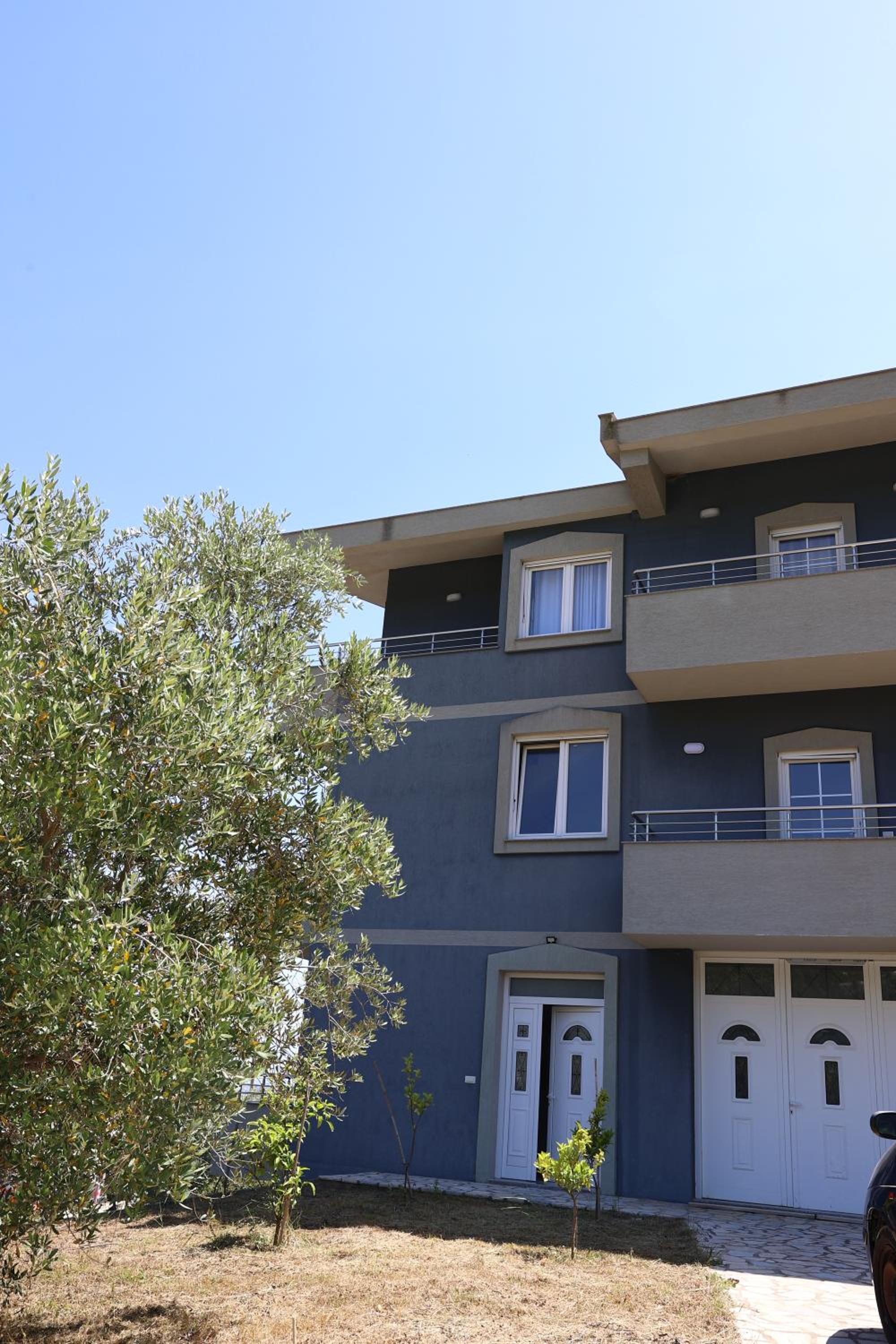 luxury villa 2 km from the sea