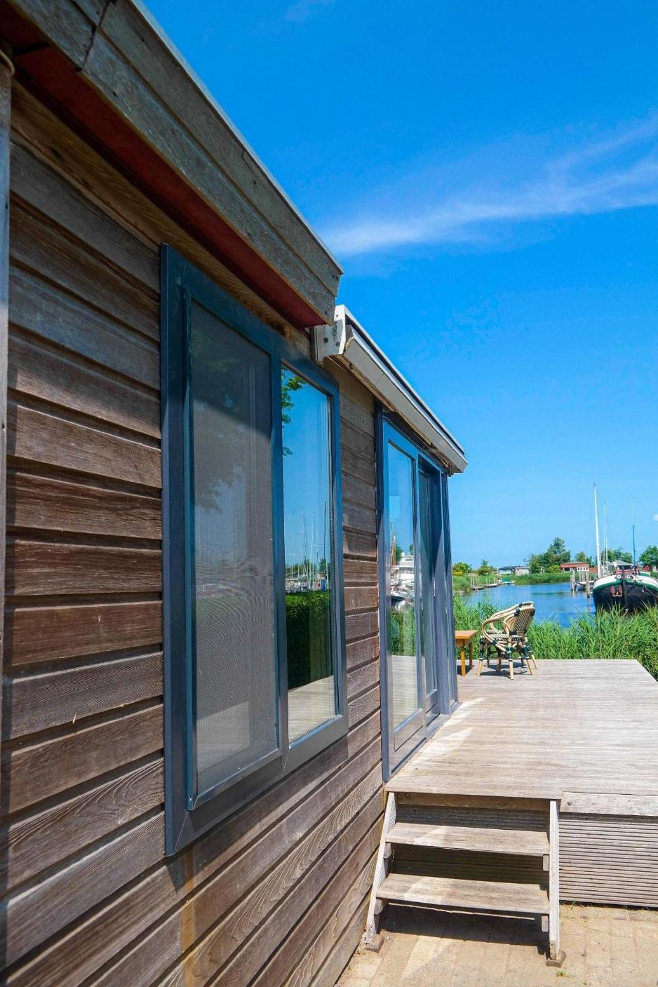 Charlet im Hafen am Angelsteg mit Sauna und Ofen view 5