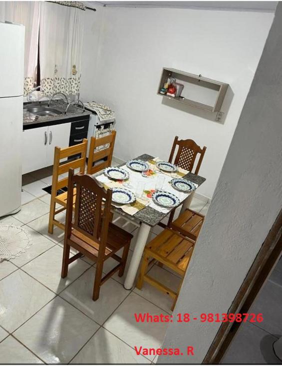 Casa de Praia -500 metros da Praia - Com 06 camas -sendo duas de casal - Garagem e entrada individual- Ar condicionado e roupa de cama