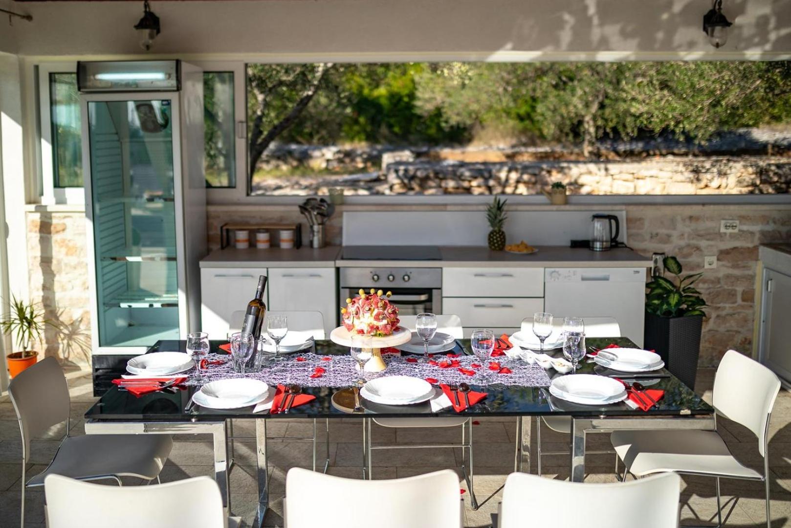 Holiday house with Pool Villa Maja