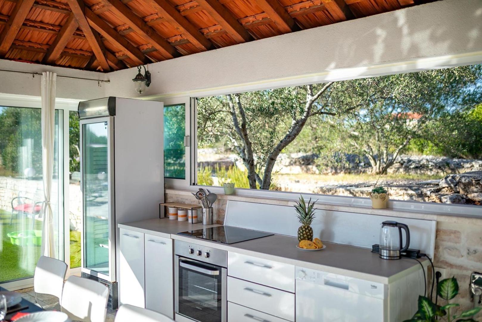 Holiday house with Pool Villa Maja