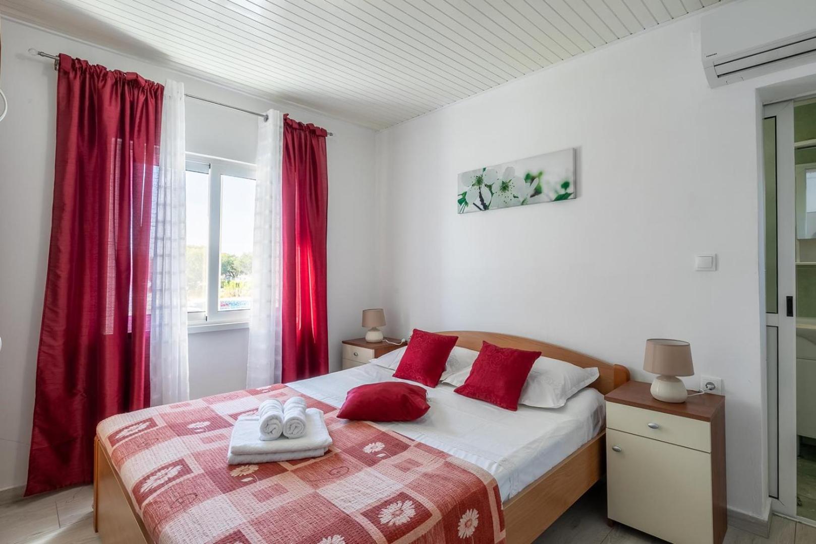 Holiday house with Pool Villa Maja