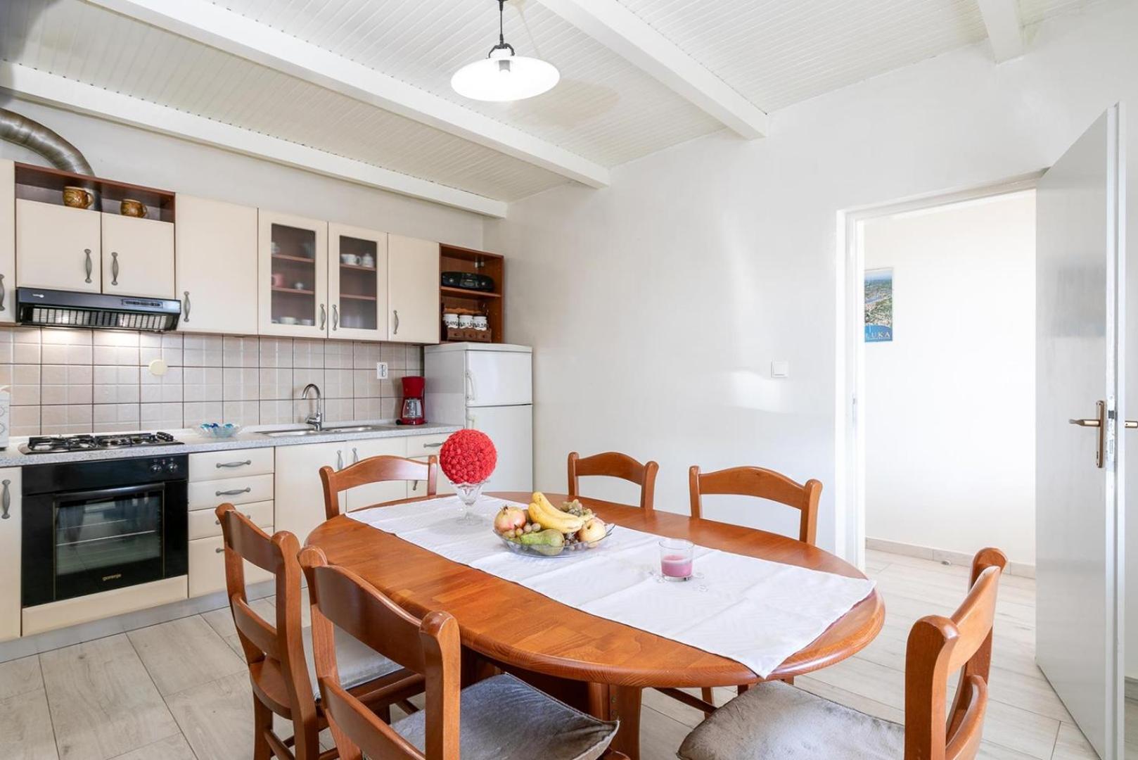 Holiday house with Pool Villa Maja