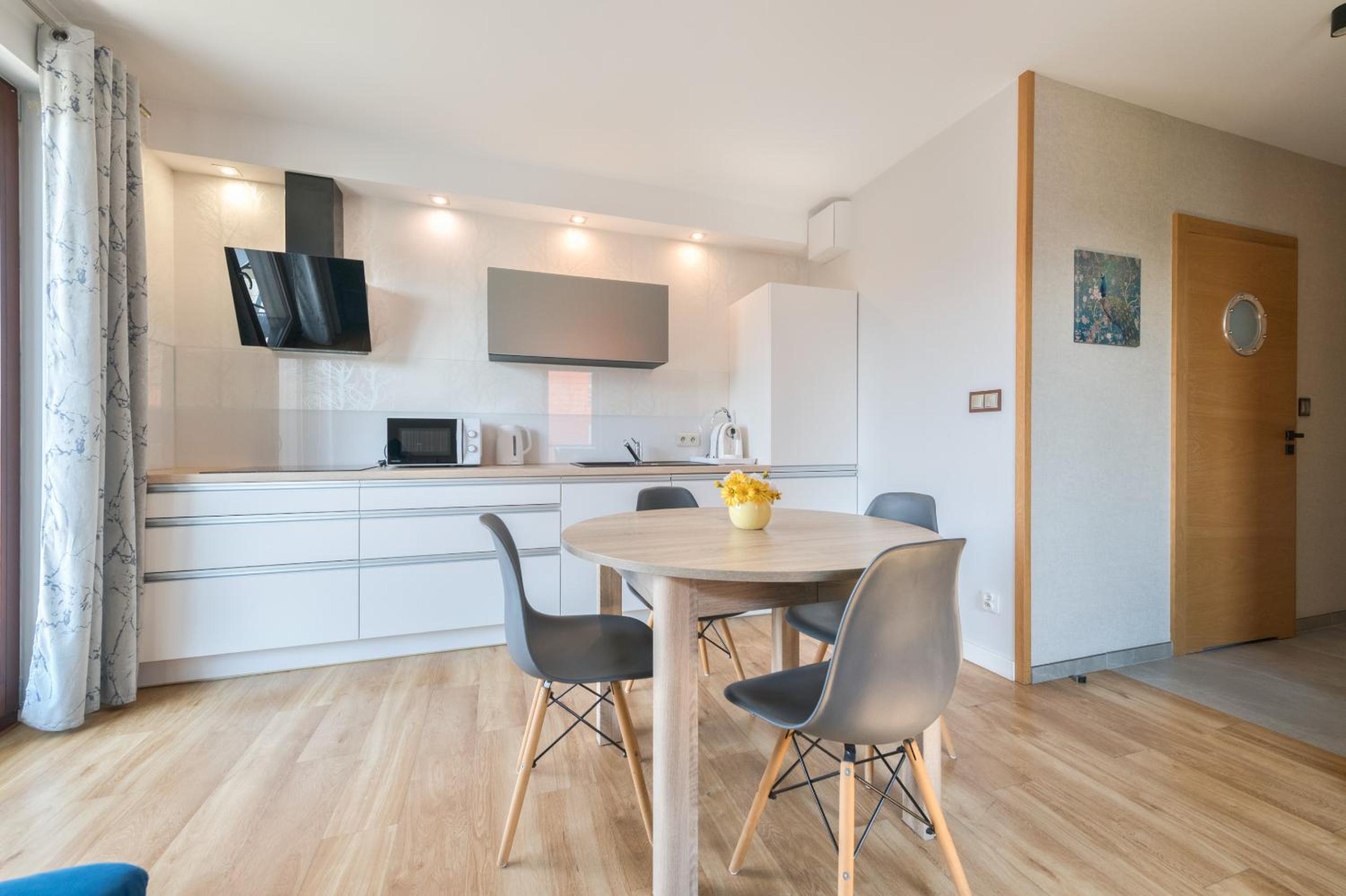 Apartments Chmielna Park by Noclegi Renters
