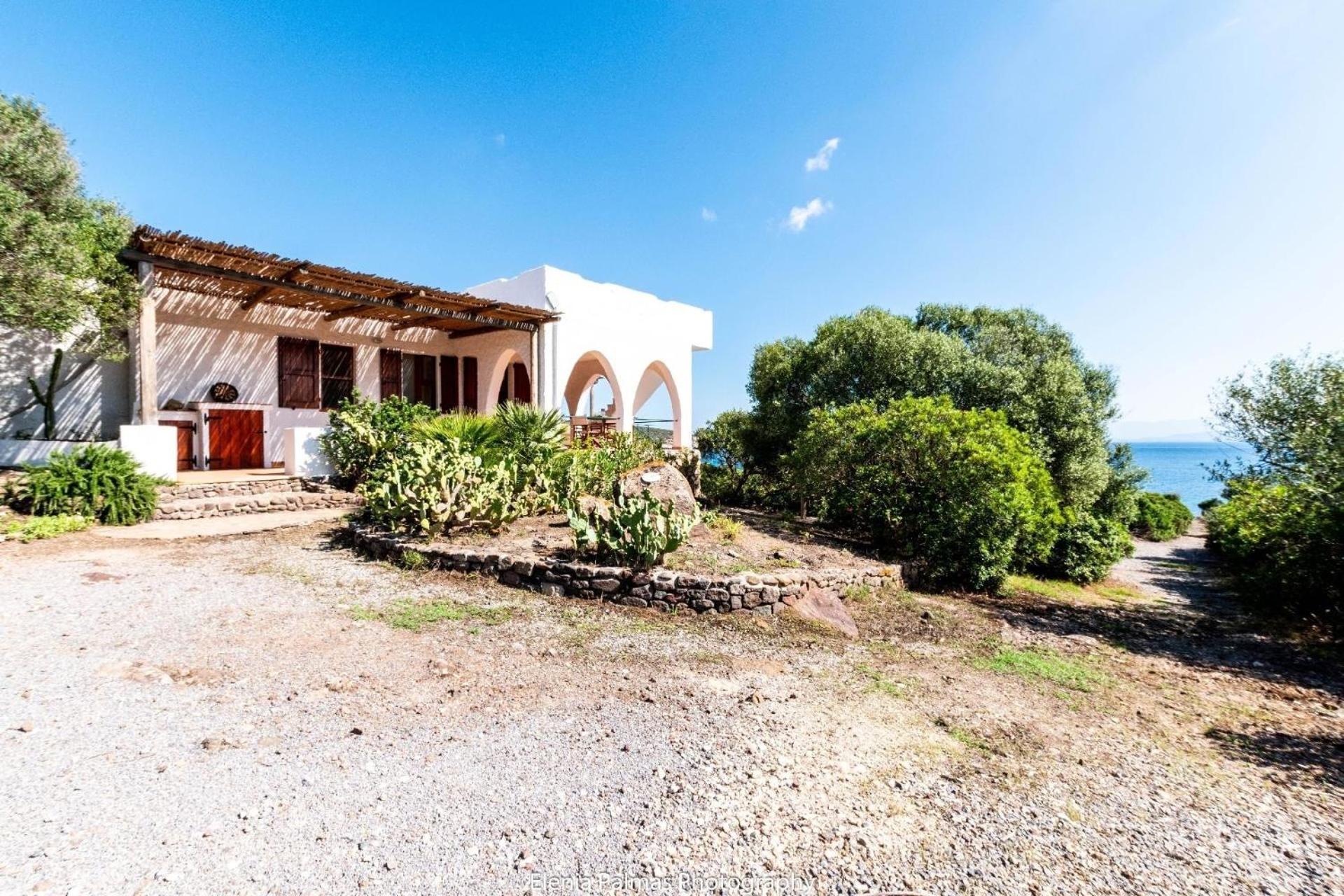 Haus In Sant Antioco Mit Überdachtem Parkplatz view 4
