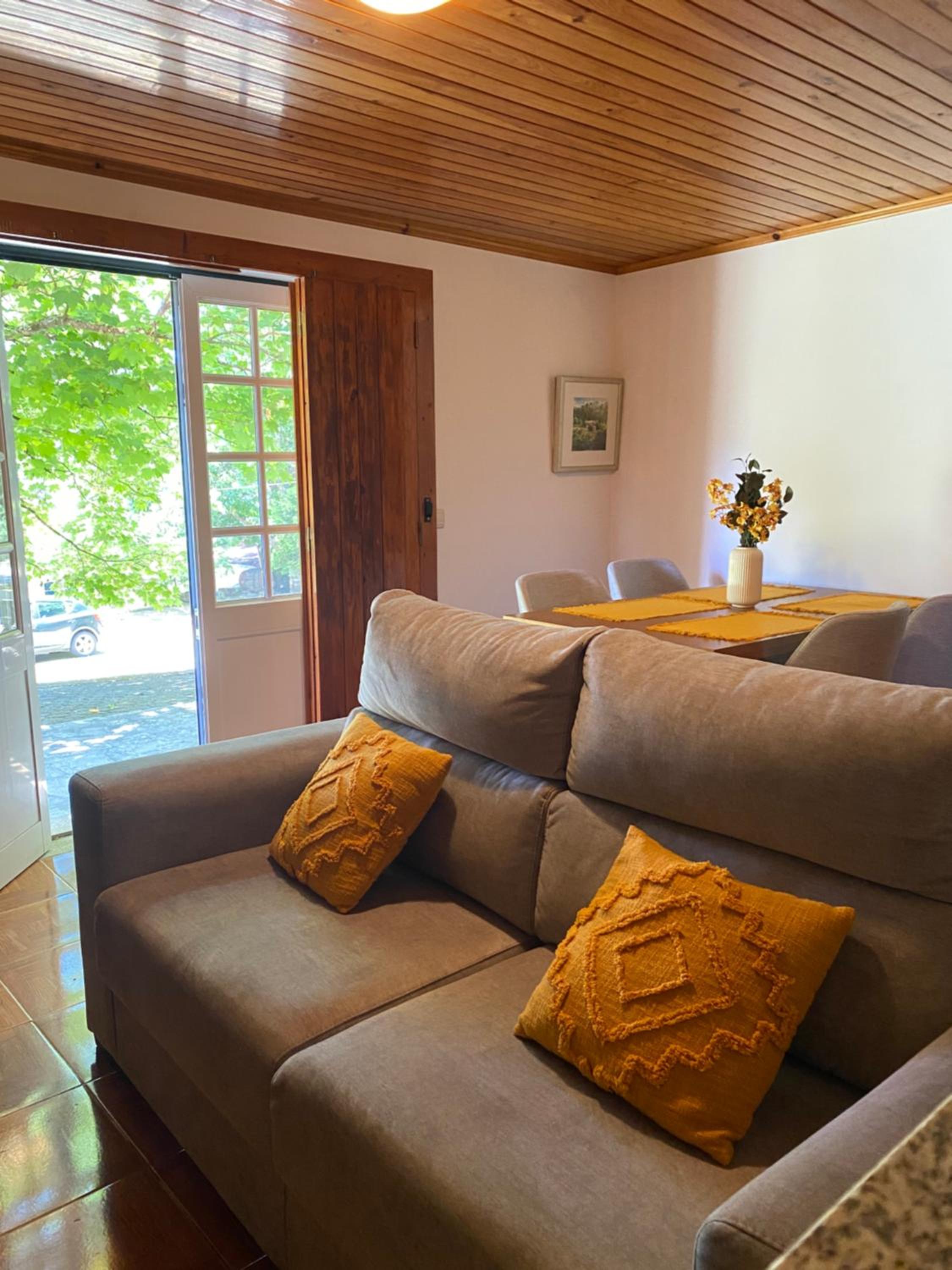 Quinta da Cavada - Casa da Tertúlia view 4