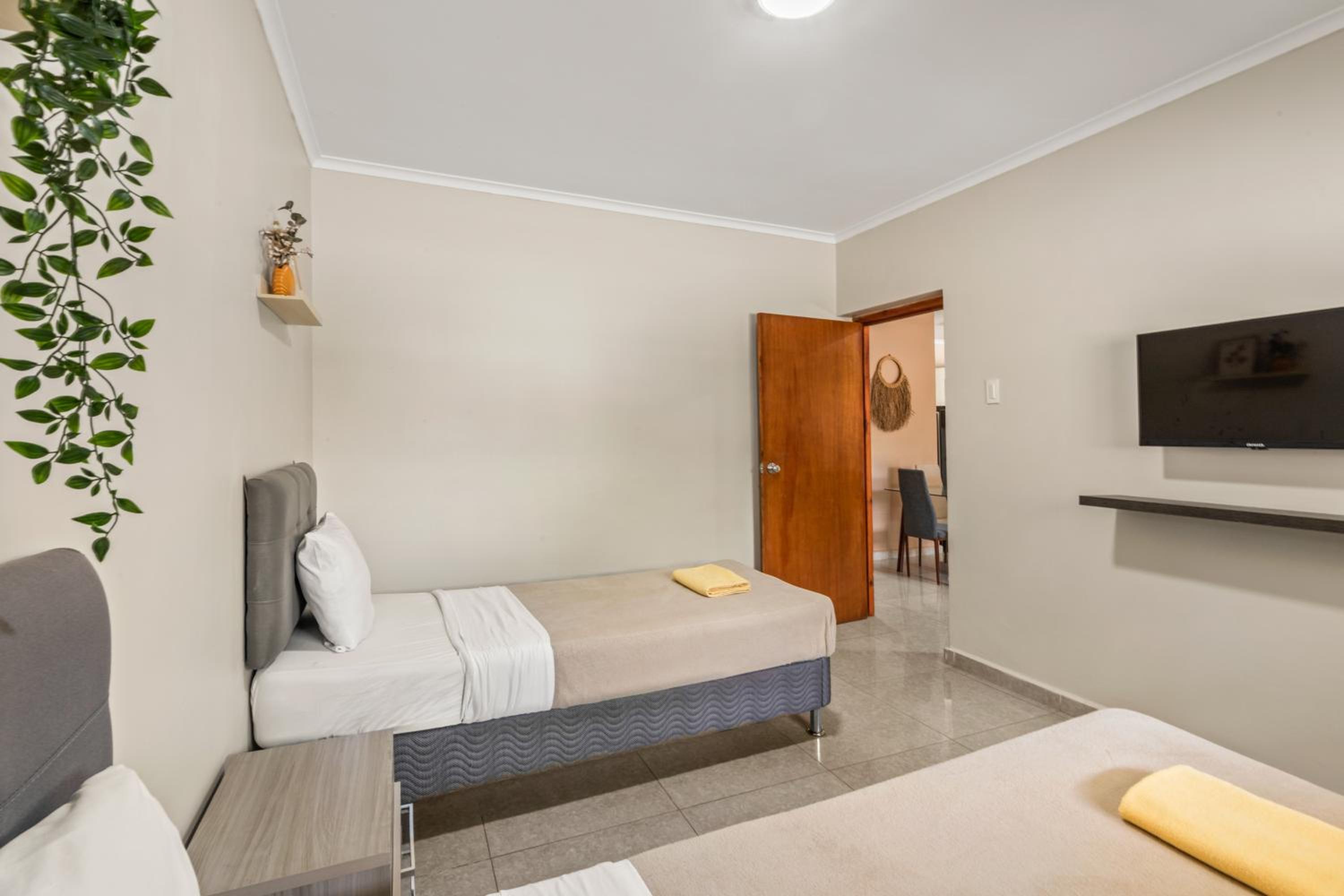 Curadise Living