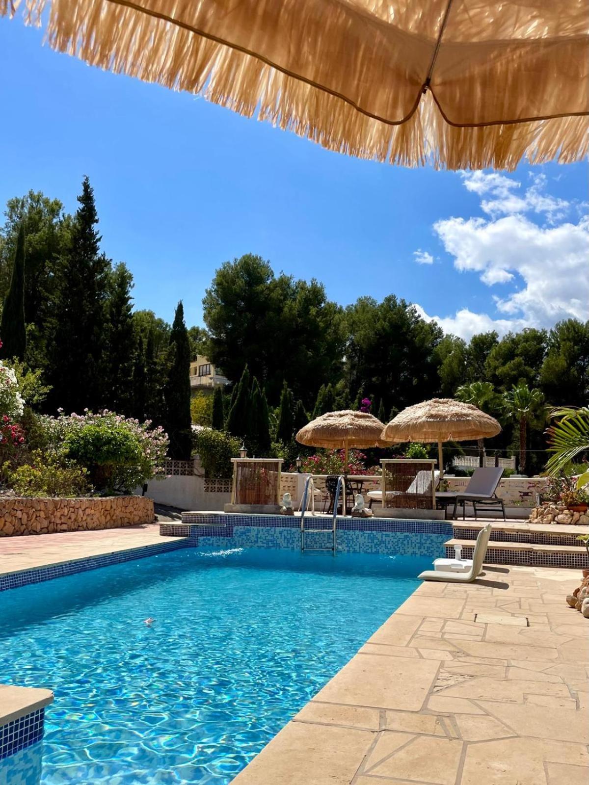 Yurt in La Nucia met zwembad view 2