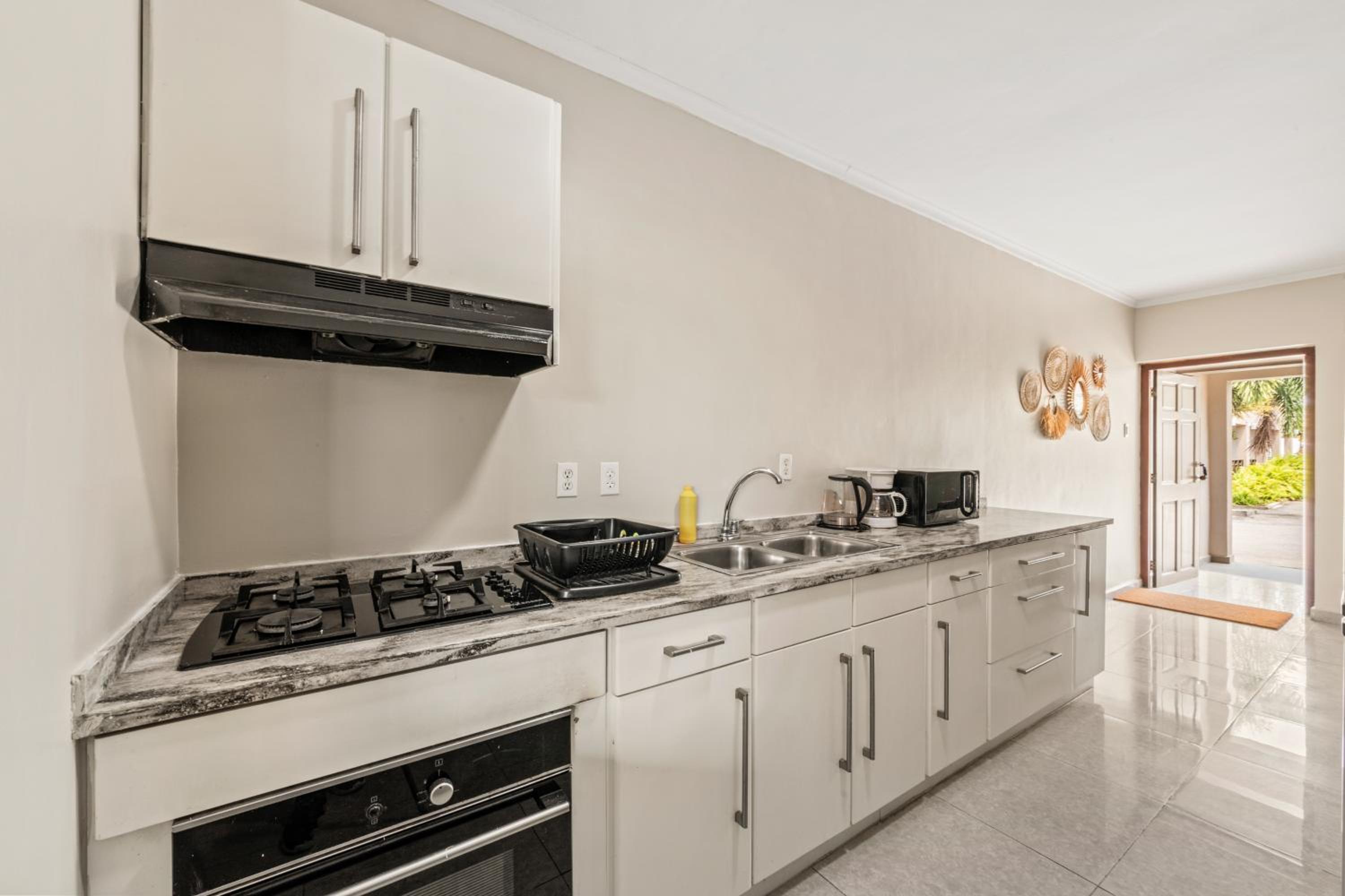 Curadise Living