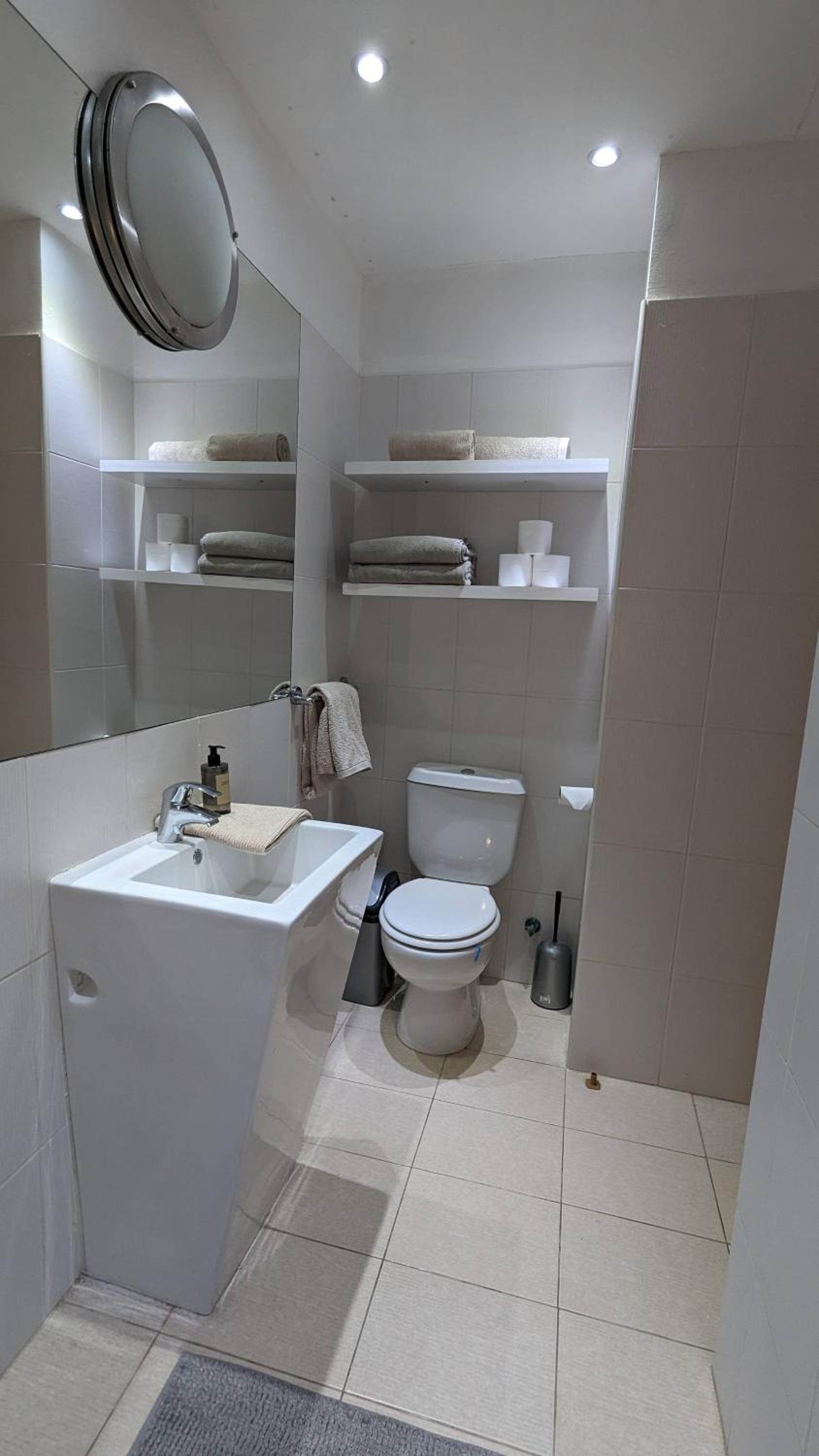 Nomad Apartment